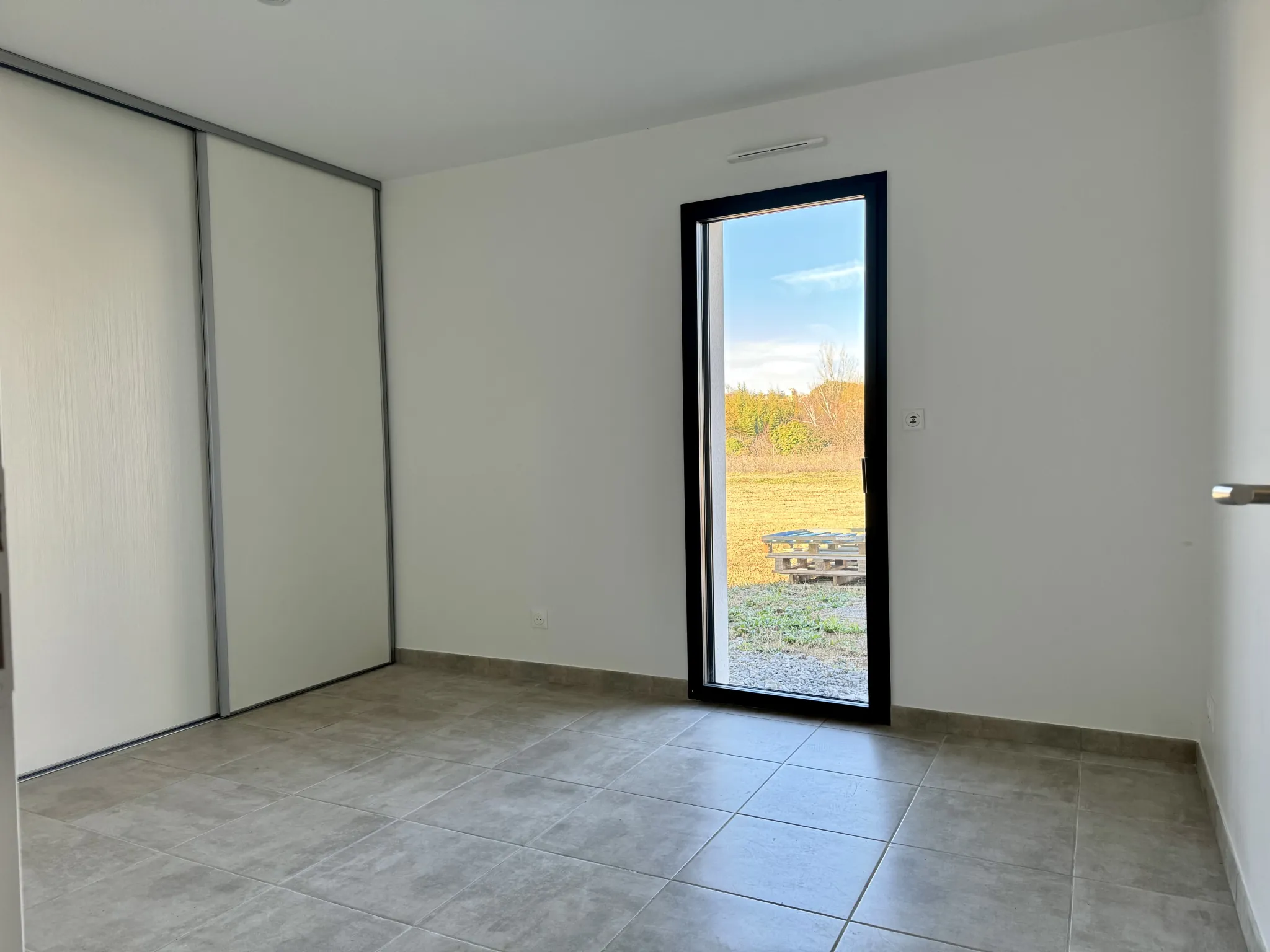 Maison neuve de plain-pied avec piscine et garage à Saint Didier sous Aubenas 