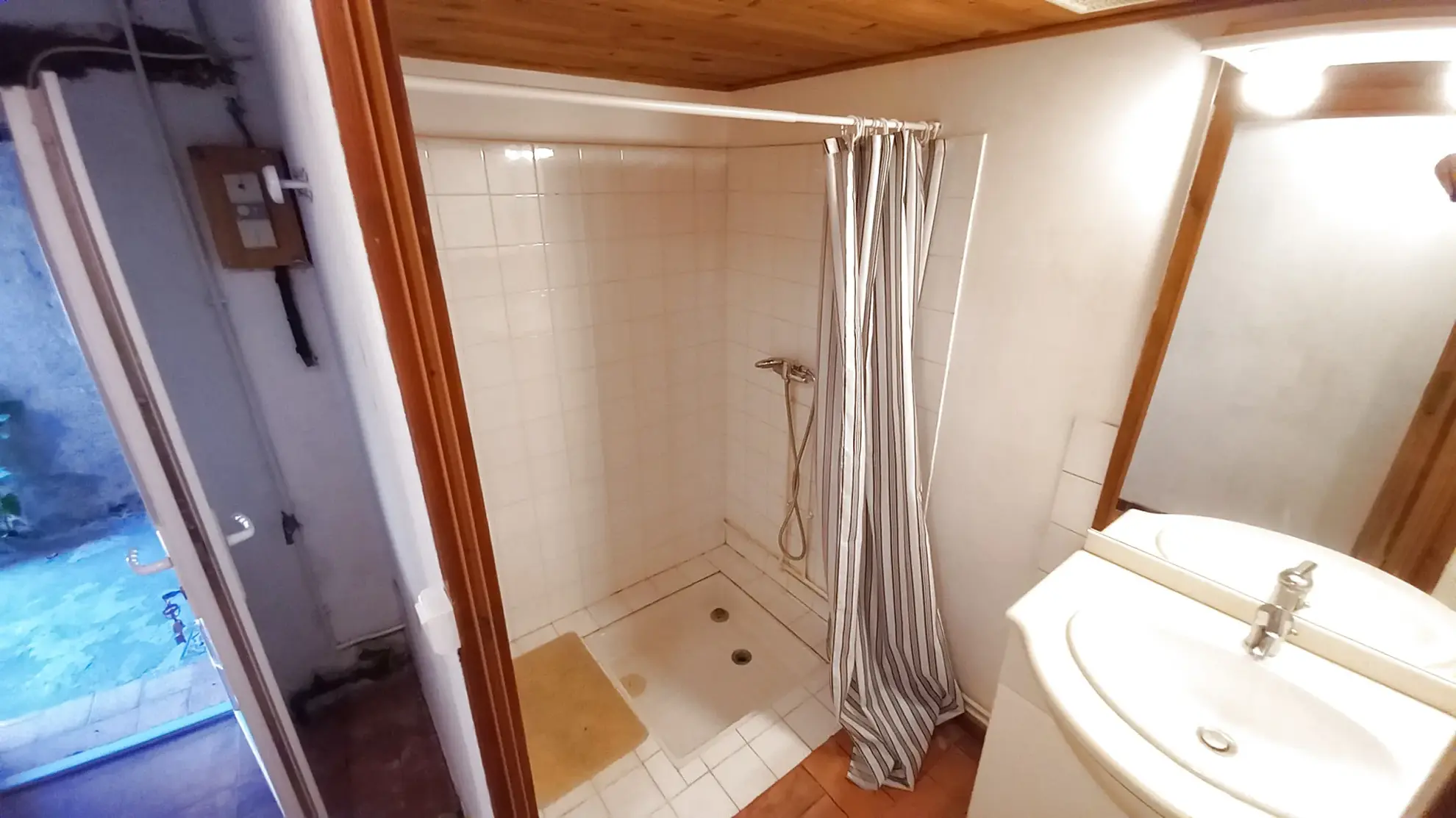 Petite maison en pierre à vendre à Villemagne l'Argentière avec vue sur la rivière 