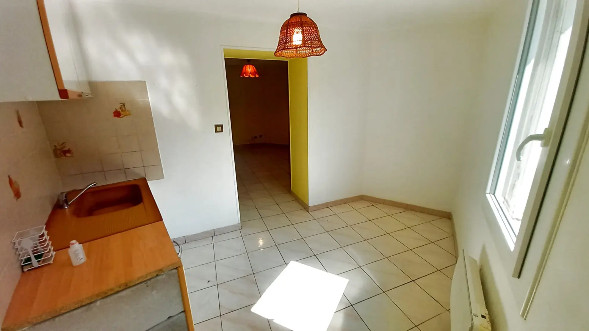 Petite maison en pierre à vendre à Villemagne l'Argentière avec vue sur la rivière 