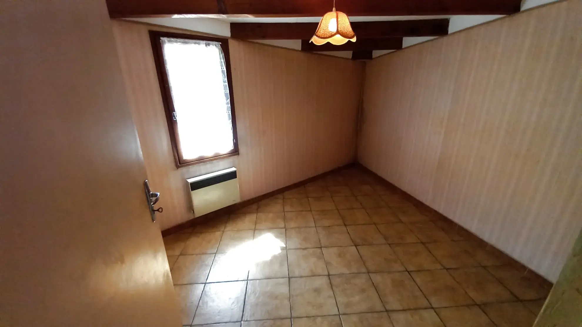 Petite maison en pierre à vendre à Villemagne l'Argentière avec vue sur la rivière 