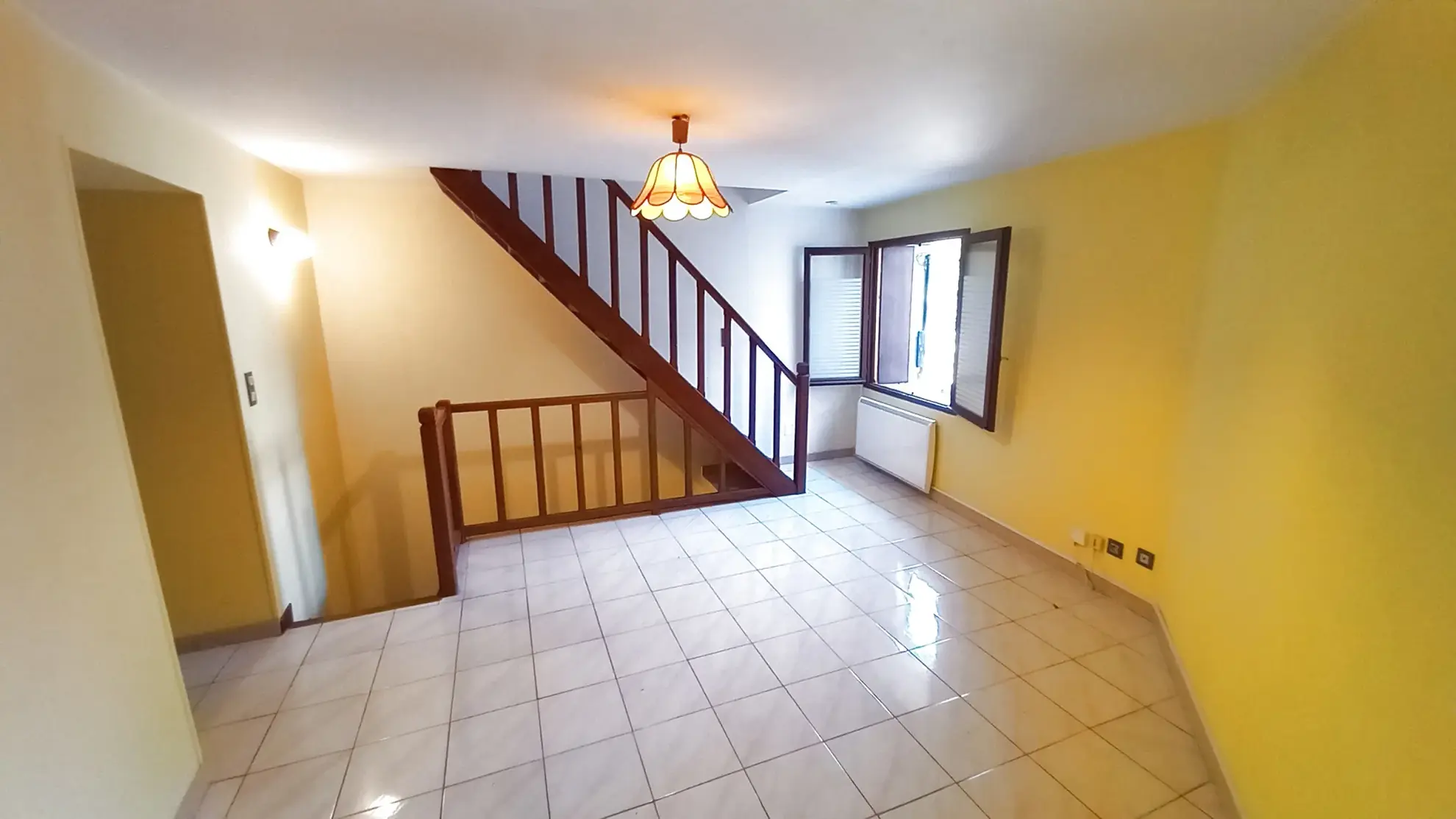 Petite maison en pierre à vendre à Villemagne l'Argentière avec vue sur la rivière 