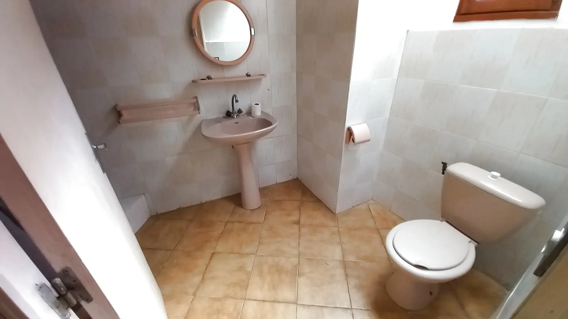 Petite maison en pierre à vendre à Villemagne l'Argentière avec vue sur la rivière 