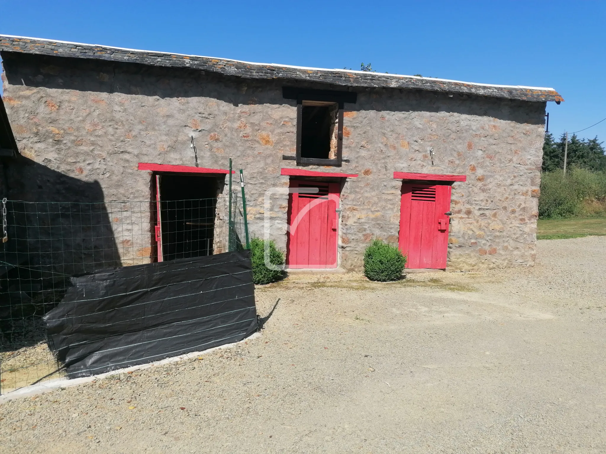 Belle maison en pierre avec dépendances à Maure de Bretagne - Calme et potentiel 