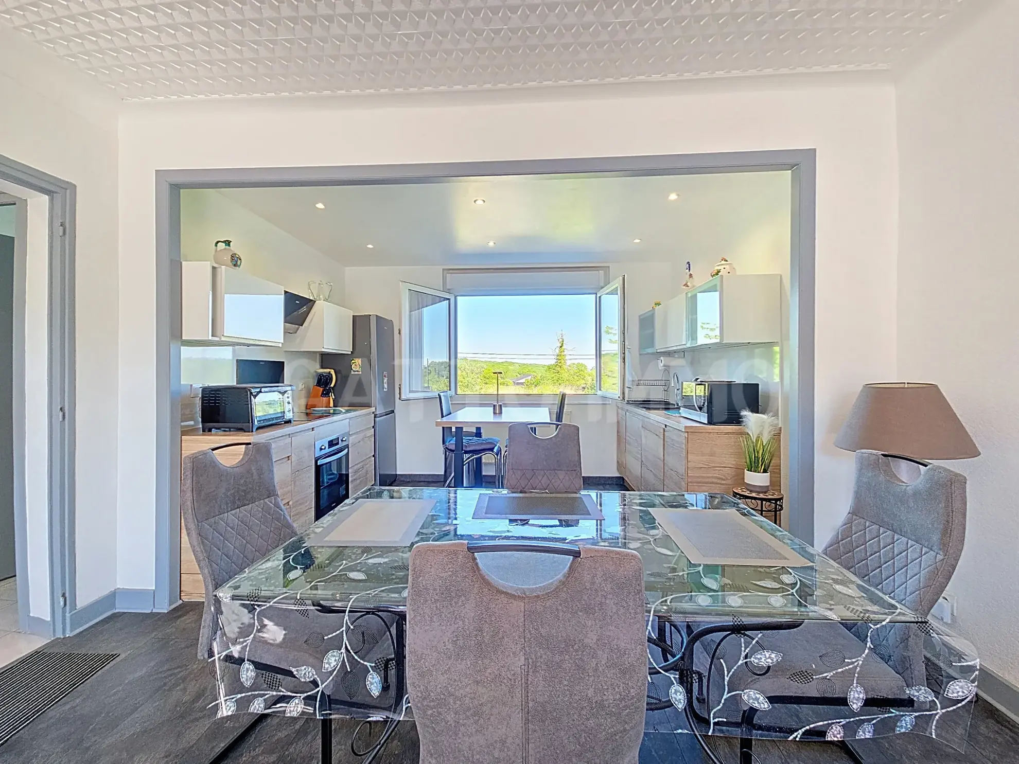 Maison mitoyenne de 95m² avec jardin et garage à Pierrevillers - Sous offre d'achat 