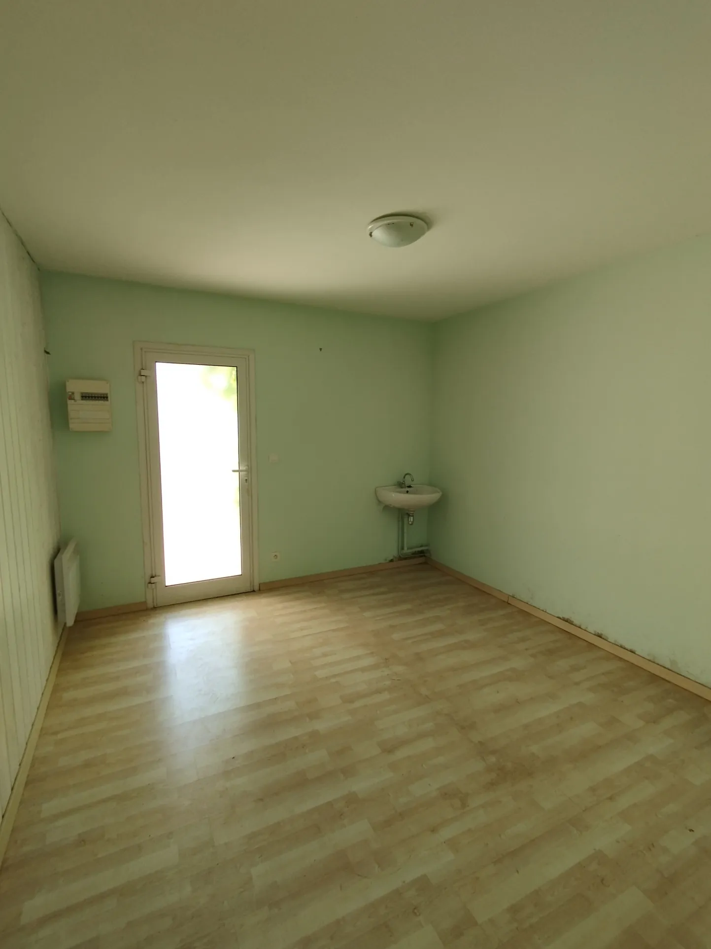 Maison avec local commercial à Bergerac, jardin, terrasse et potentiel d’investissement 