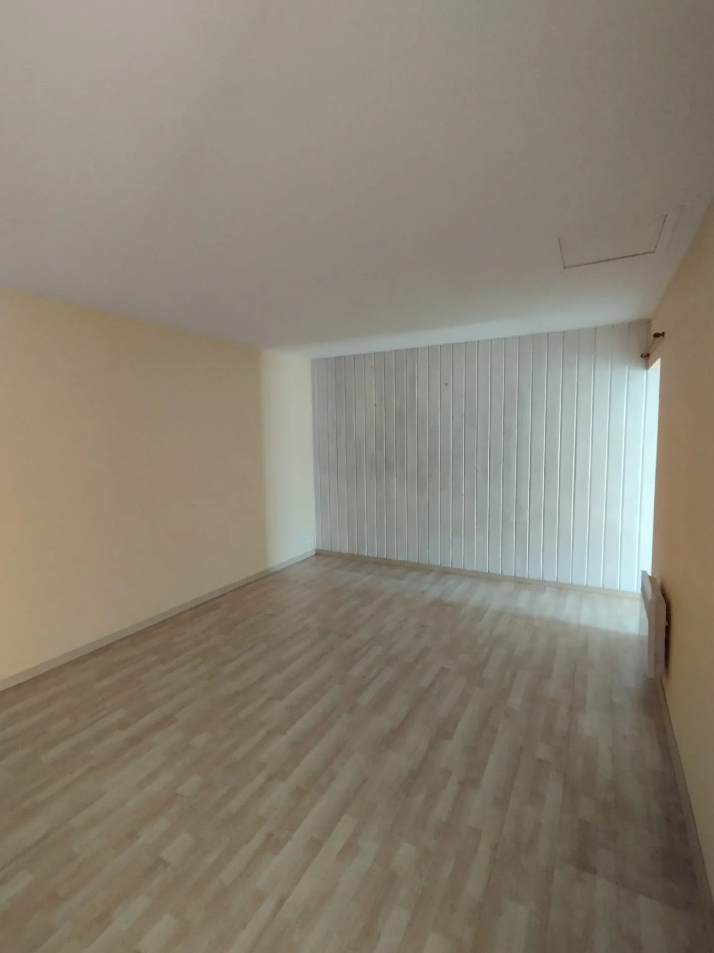 Maison avec local commercial à Bergerac, jardin, terrasse et potentiel d’investissement 