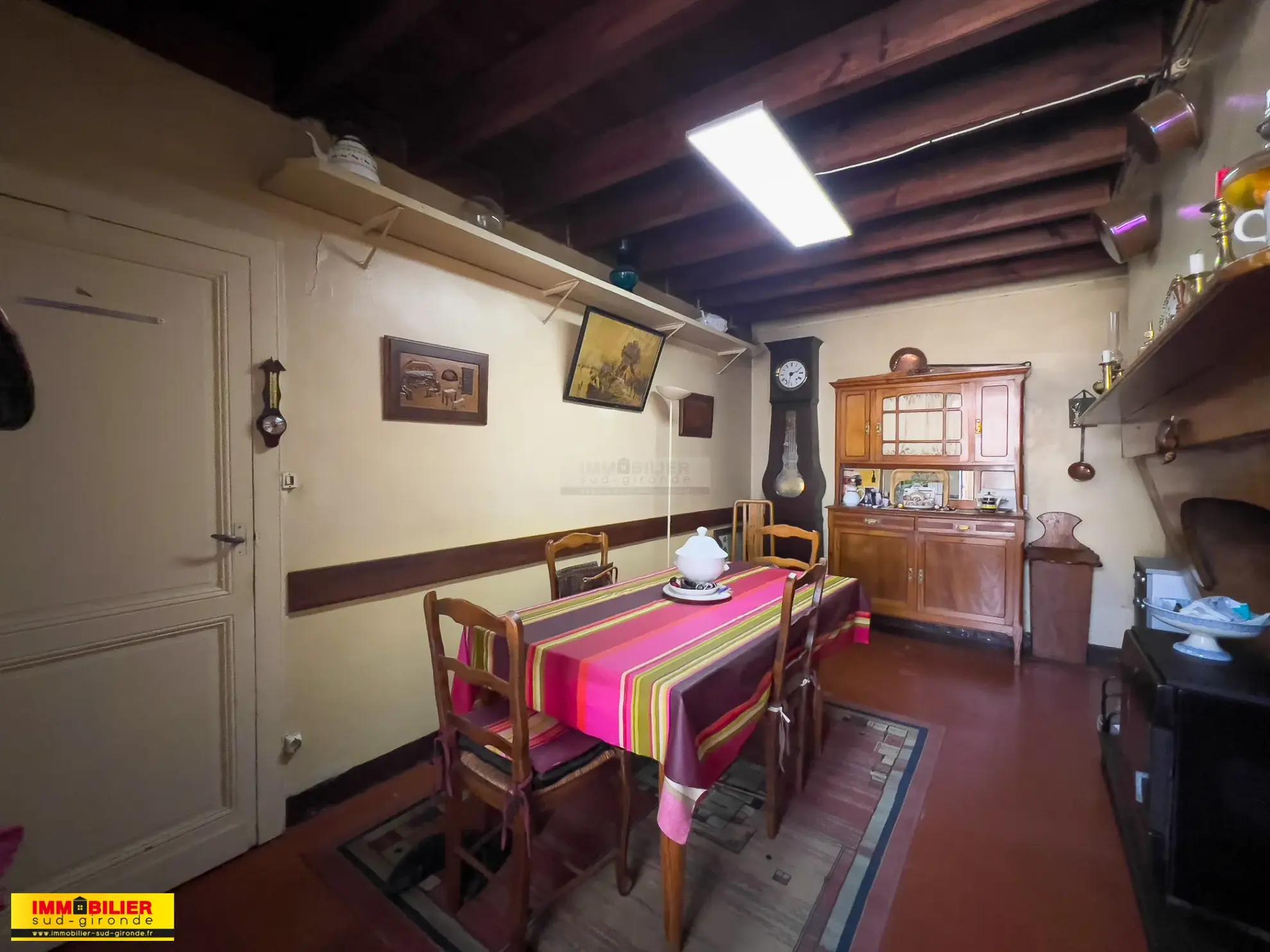 Maison en pierre avec dépendances à Illats proche commodités 