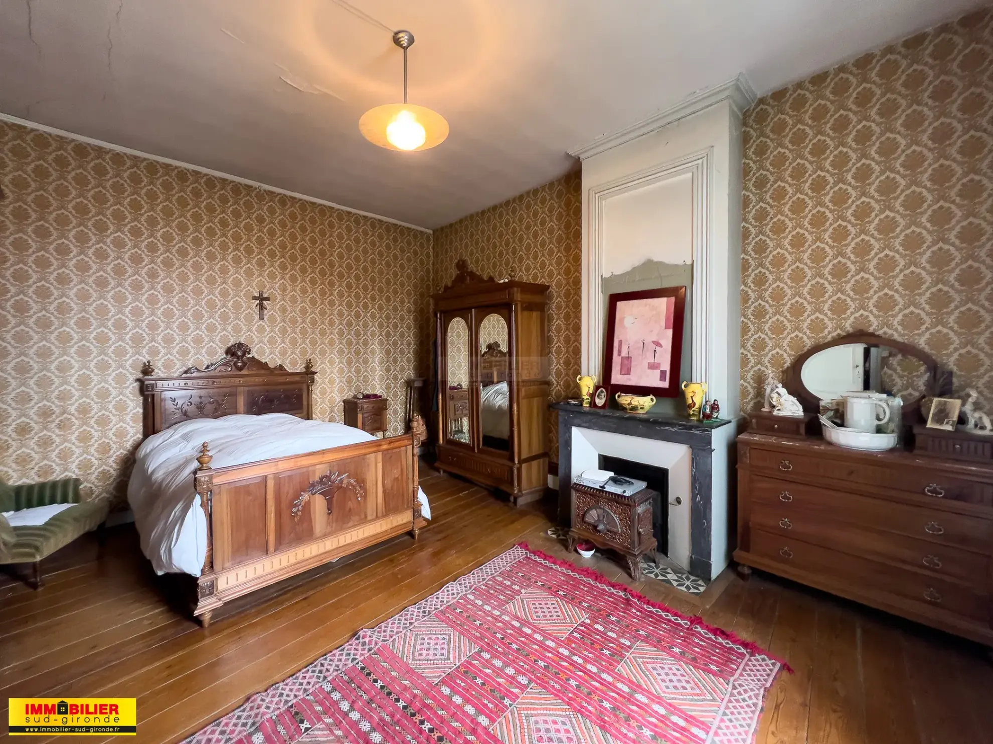 Maison en pierre avec dépendances à Illats proche commodités 