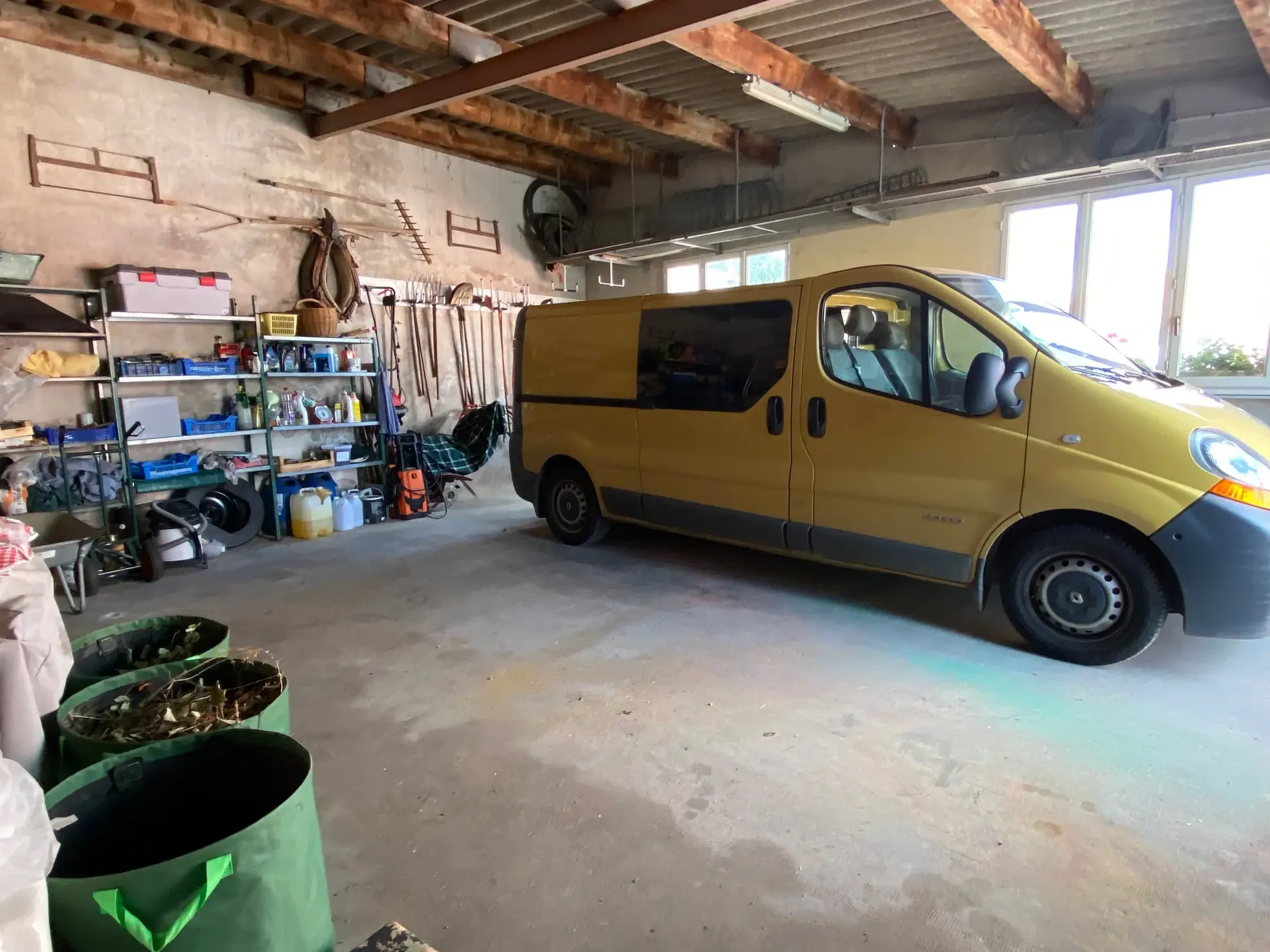 Grande maison à vendre à Fumel avec deux logements, garage et terrain de 1300 m² 