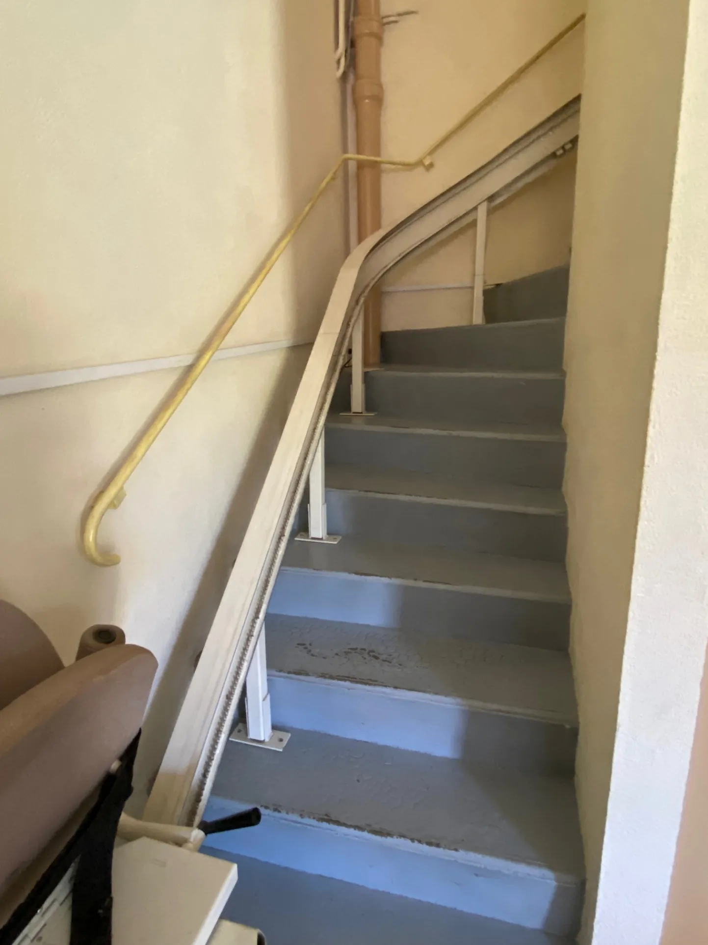 Grande maison à vendre à Fumel avec deux logements, garage et terrain de 1300 m² 