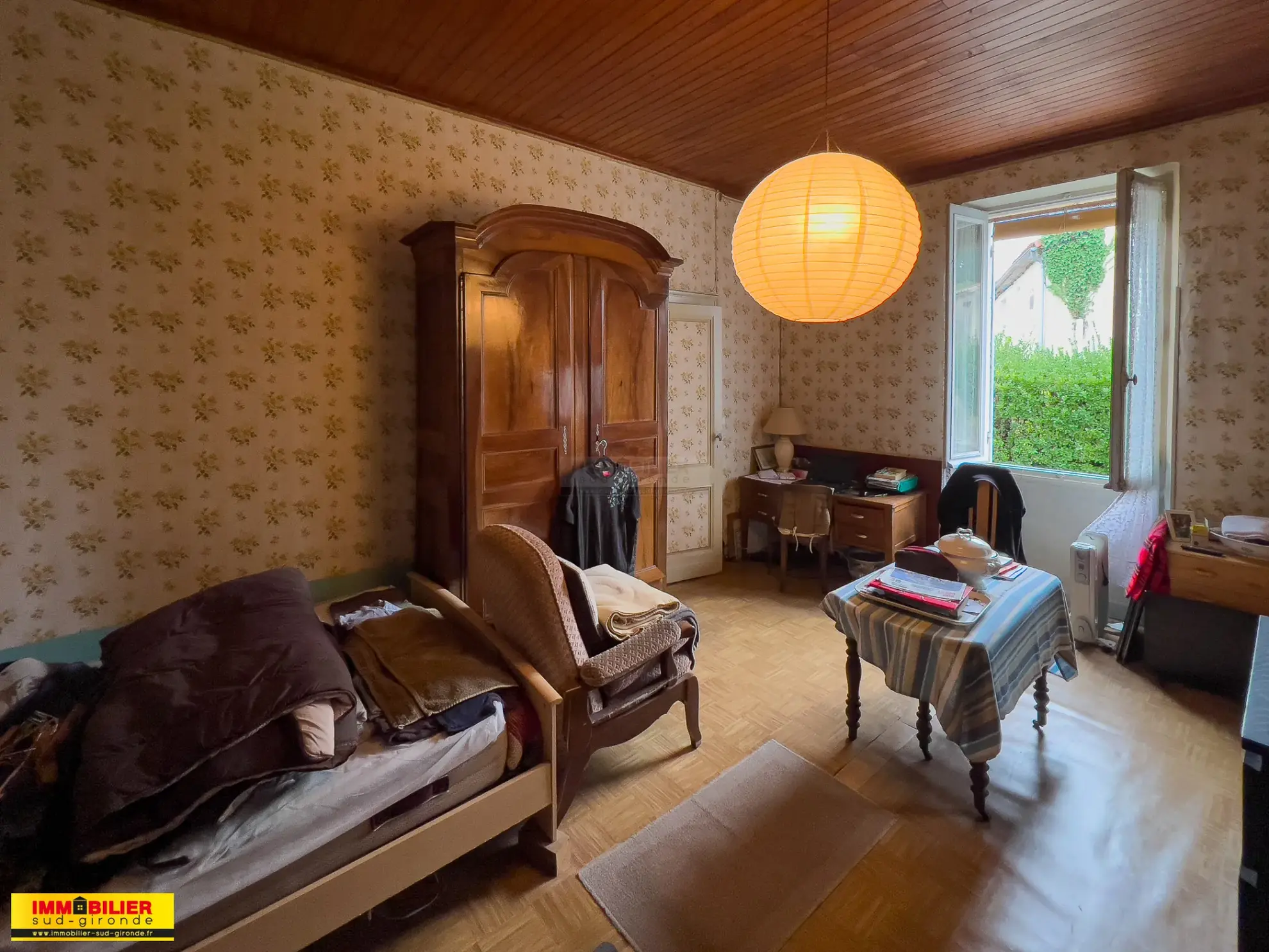 Maison en pierre avec dépendances à Illats proche commodités 