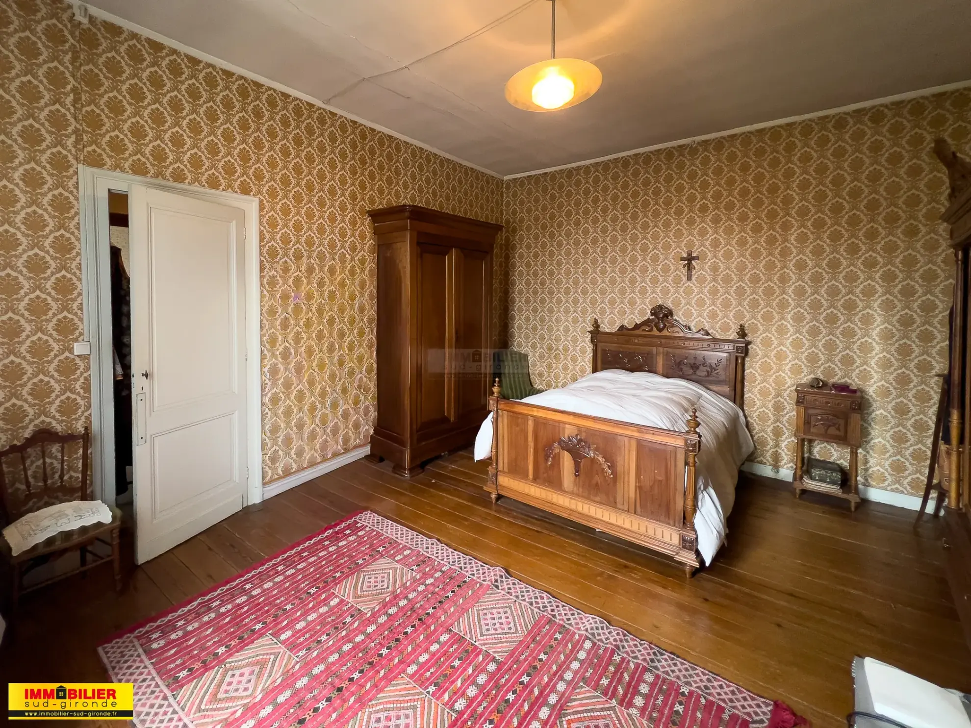 Maison en pierre avec dépendances à Illats proche commodités 