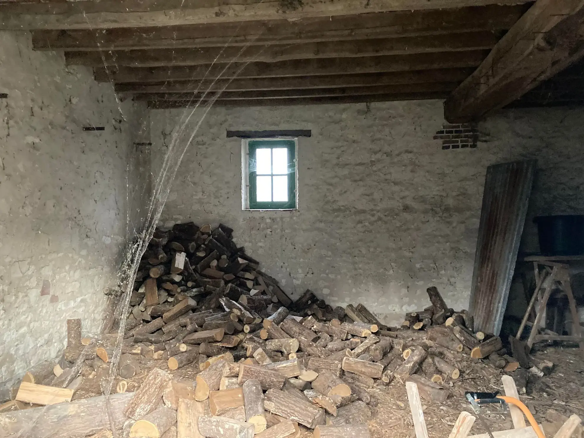 Maison à rénover de 172 m² avec jardin et dépendances près d'Aillant 