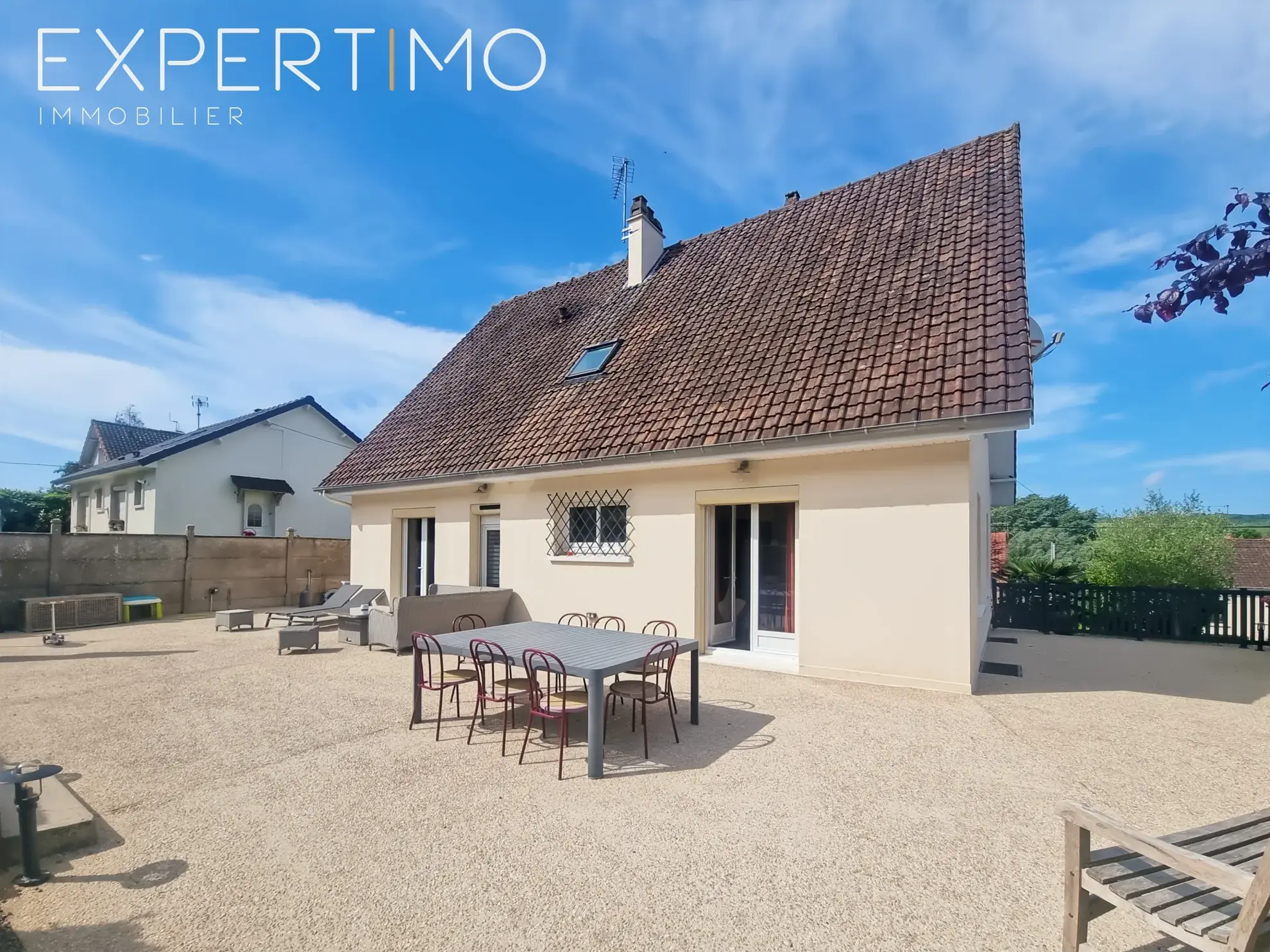 Maison familiale à Ponts et Marais avec jardin et terrasse, proche de Paris et de la mer 