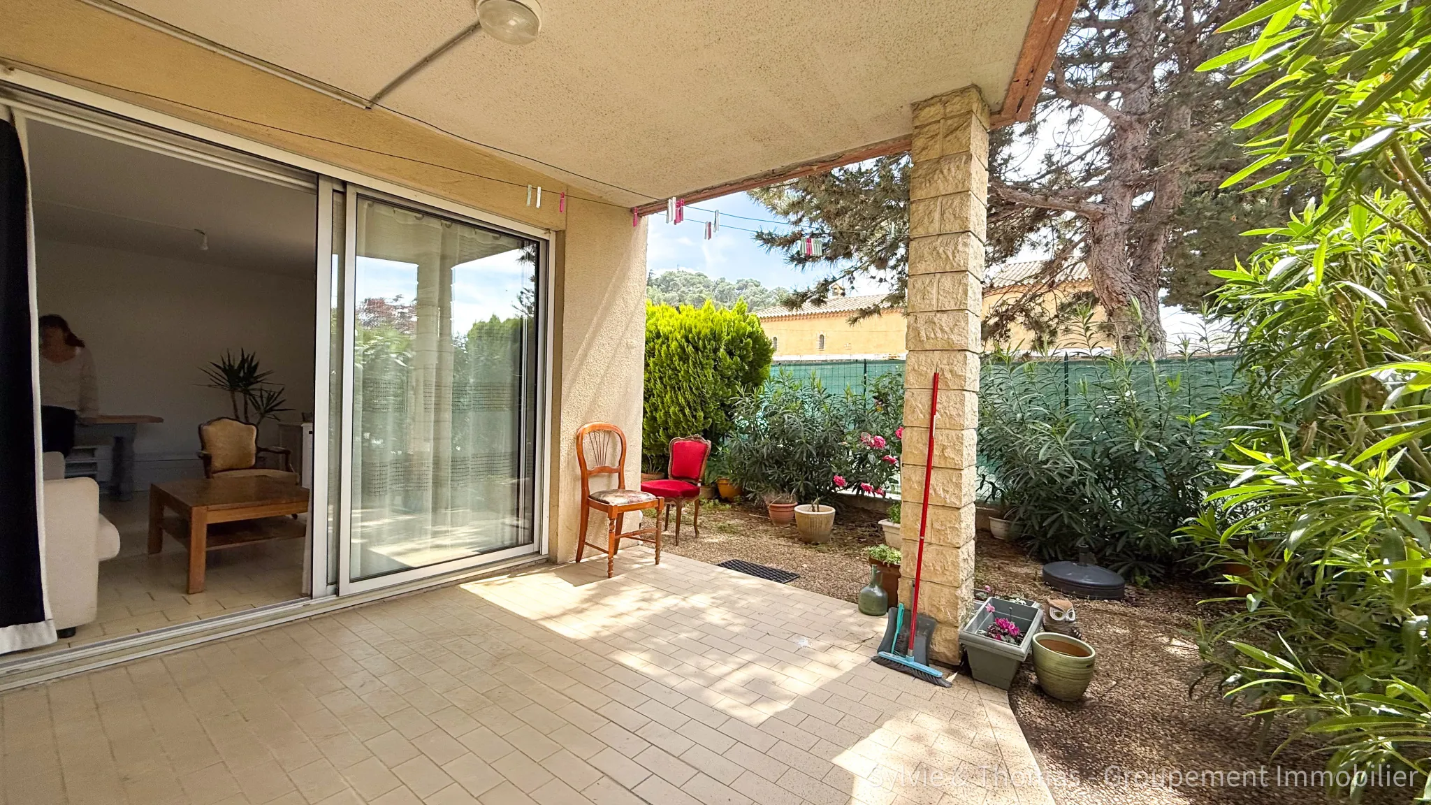 Appartement T3 avec terrasse et jardin à Orange, Résidence en rez-de-jardin 