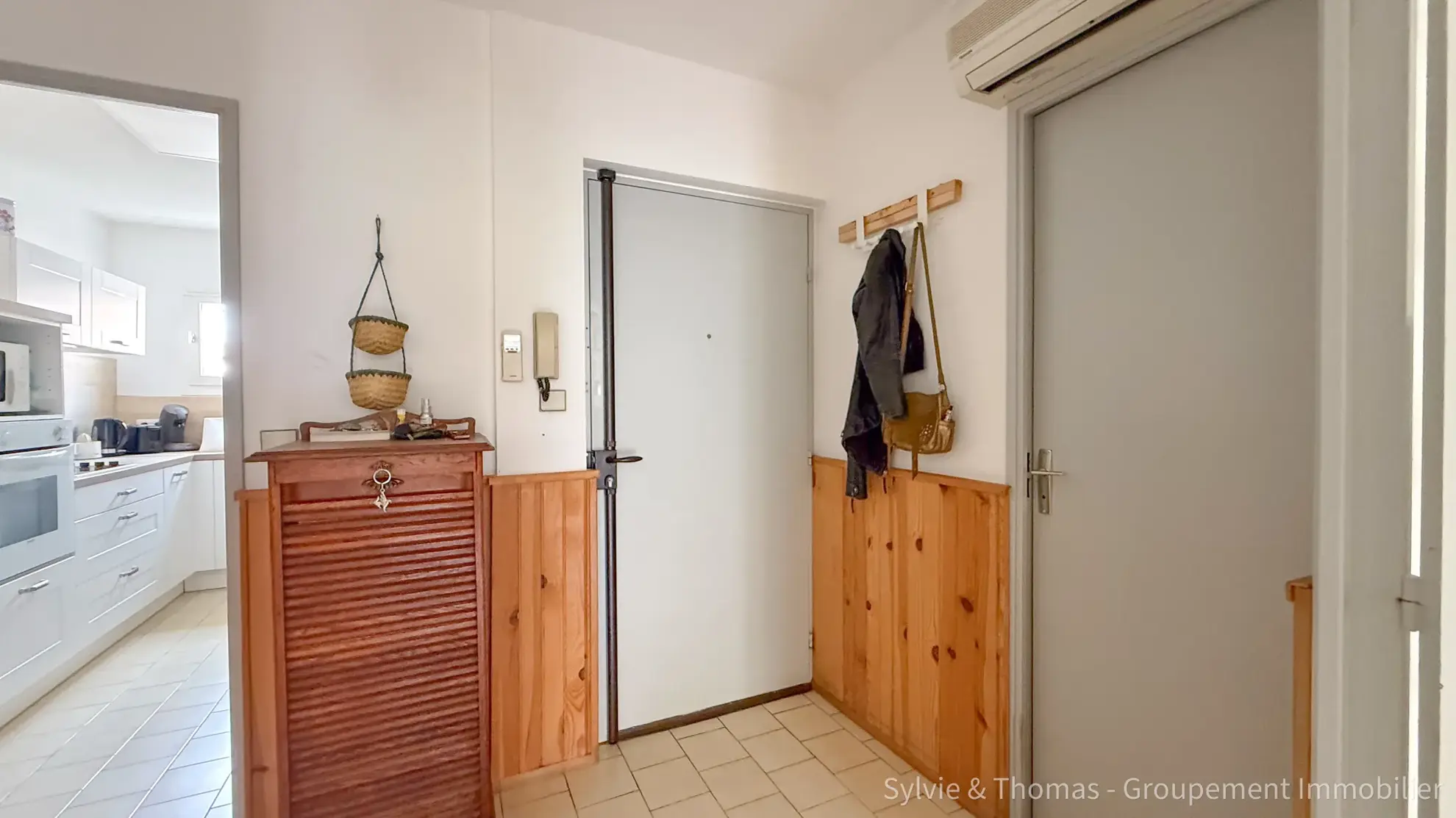 Appartement T3 avec terrasse et jardin à Orange, Résidence en rez-de-jardin 