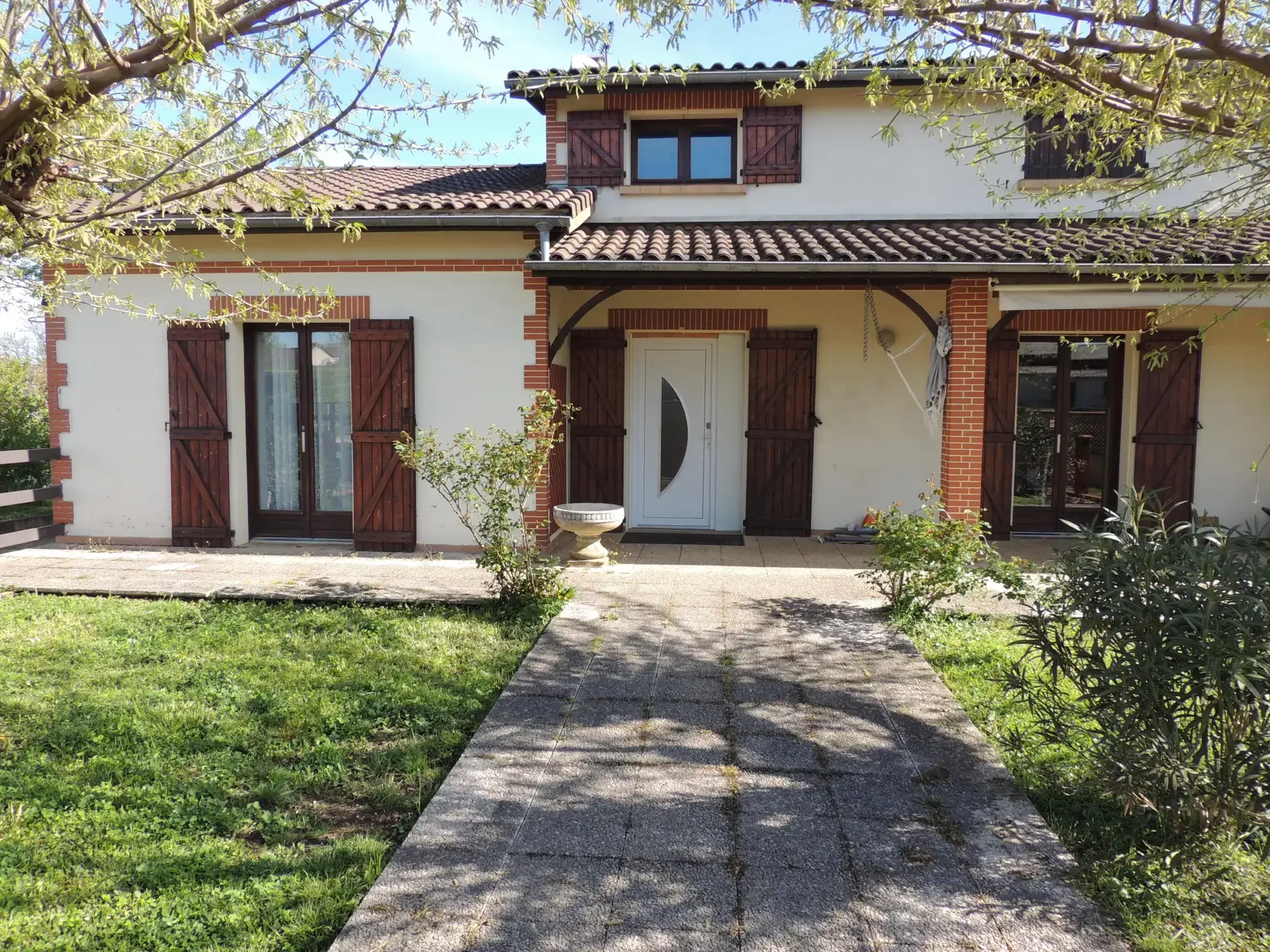 Maison 157 m² avec piscine à Maleville, 4 chambres, proche Villefranche de Rouergue