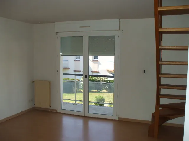 Appartement duplex de 56,39 m² à Les Herbiers avec balcon et stationnement 