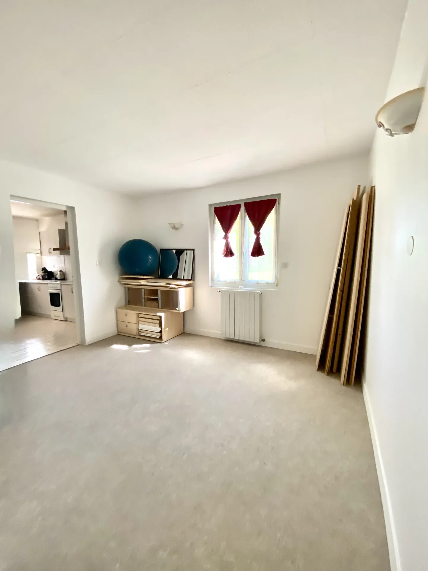 Grand maison de 171 m² avec terrain de 822 m² à Annonay, potentiel pour famille ou investissement 