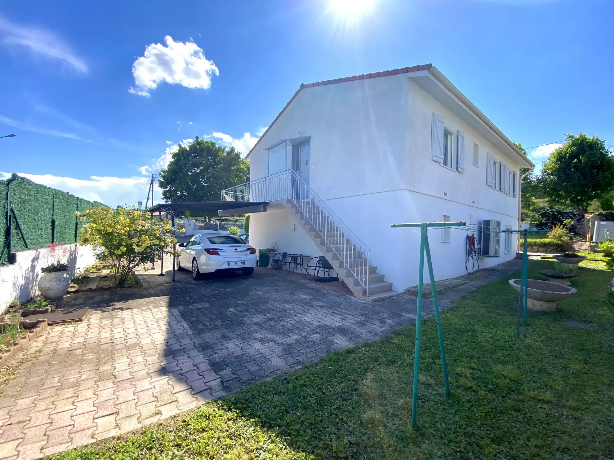 Grand maison de 171 m² avec terrain de 822 m² à Annonay, potentiel pour famille ou investissement 