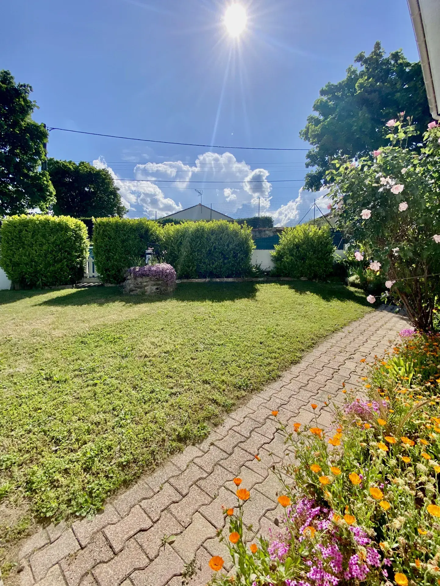 Grand maison de 171 m² avec terrain de 822 m² à Annonay, potentiel pour famille ou investissement 