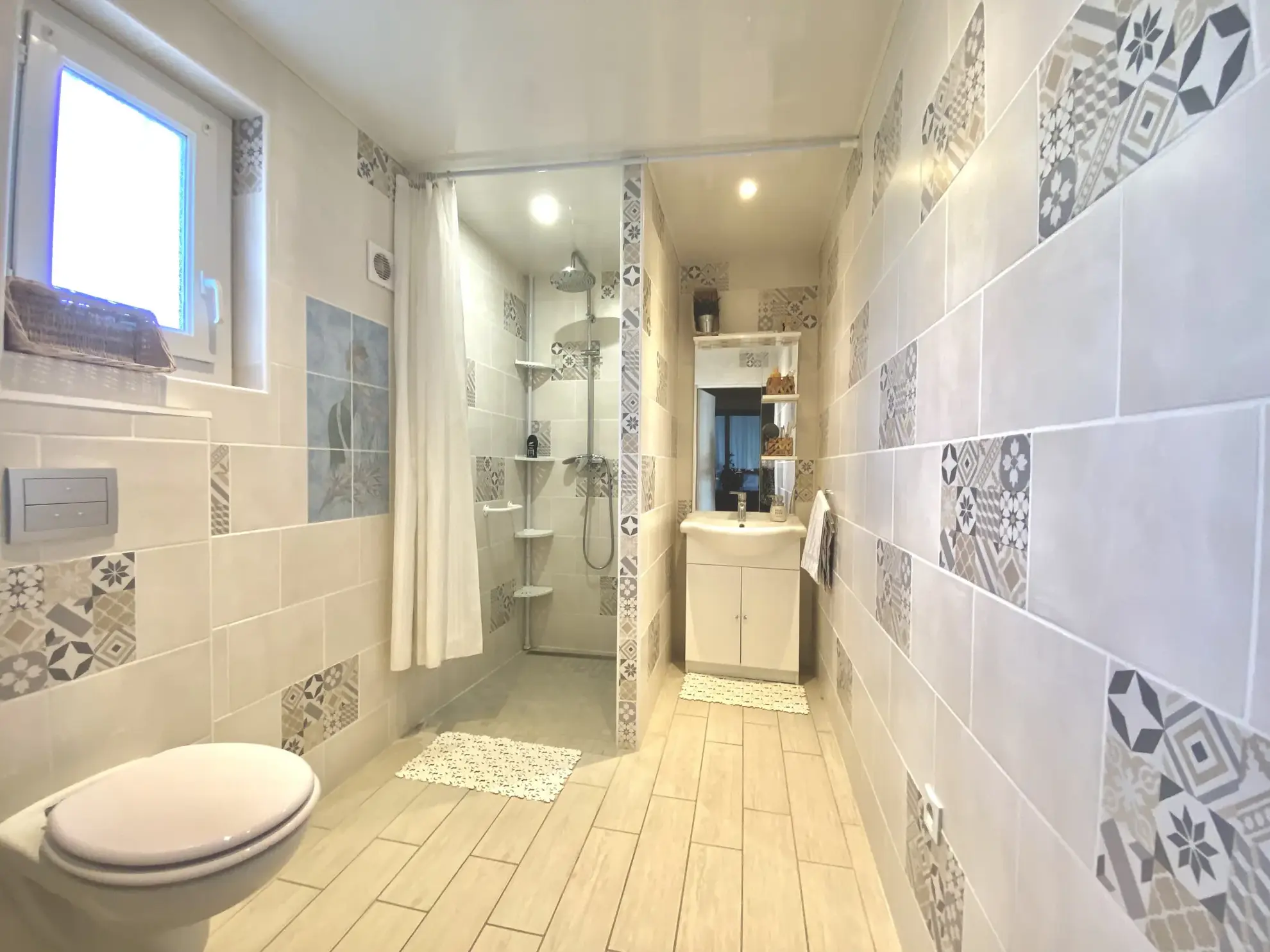 Grand maison de 171 m² avec terrain de 822 m² à Annonay, potentiel pour famille ou investissement 