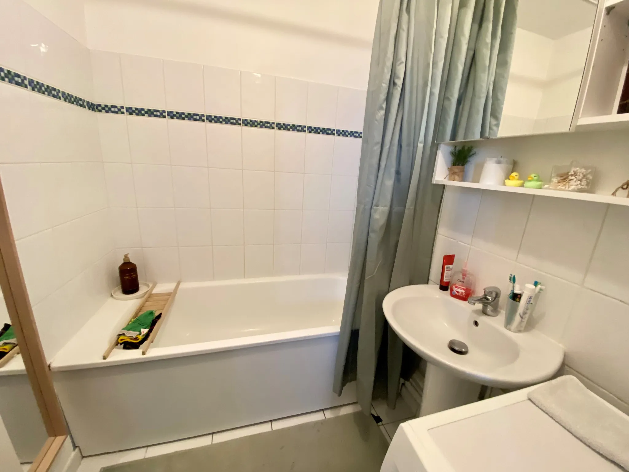 Appartement 2 pièces lumineux à Massy avec stationnement en rez-de-chaussée 