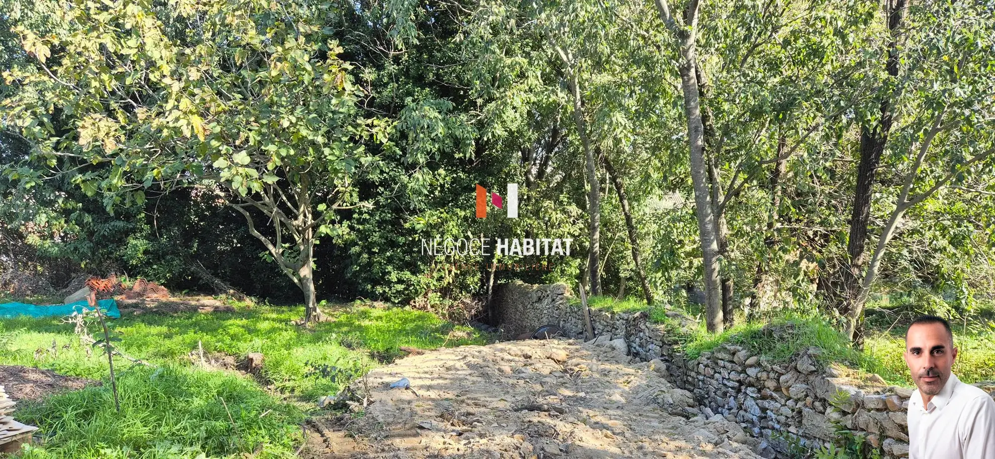 Grande grange de 150m² à Beauvoisin, totalement viabilisée, à voir rapidement 