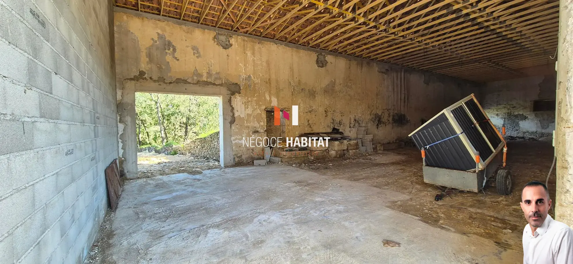 Opportunité Rare : Grange de 150 m² à Beauvoisin avec Travaux à Prévoir 