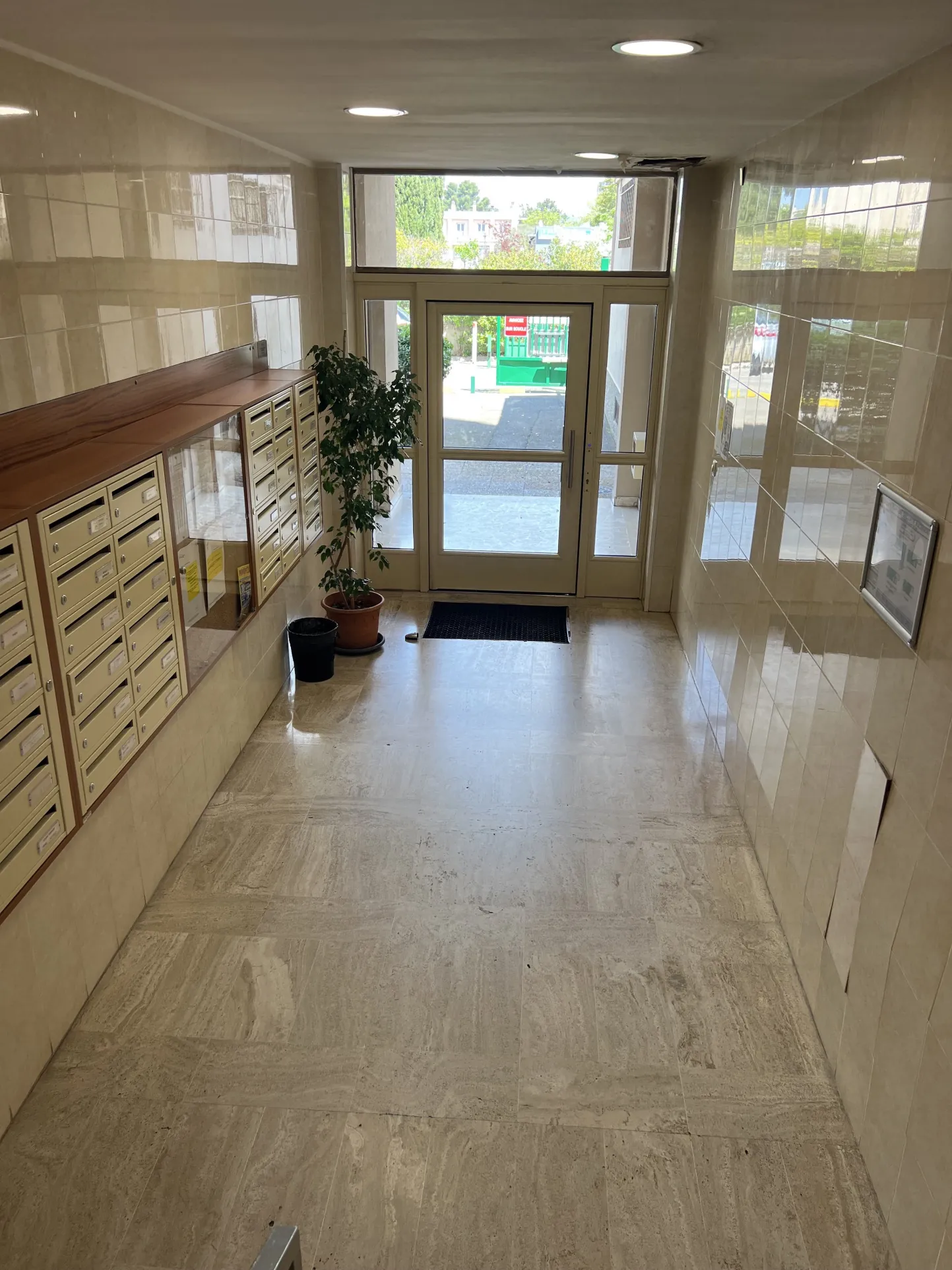 Appartements T2 à Marseille 10ème avec balcon, secteur Les Micoucouliers 