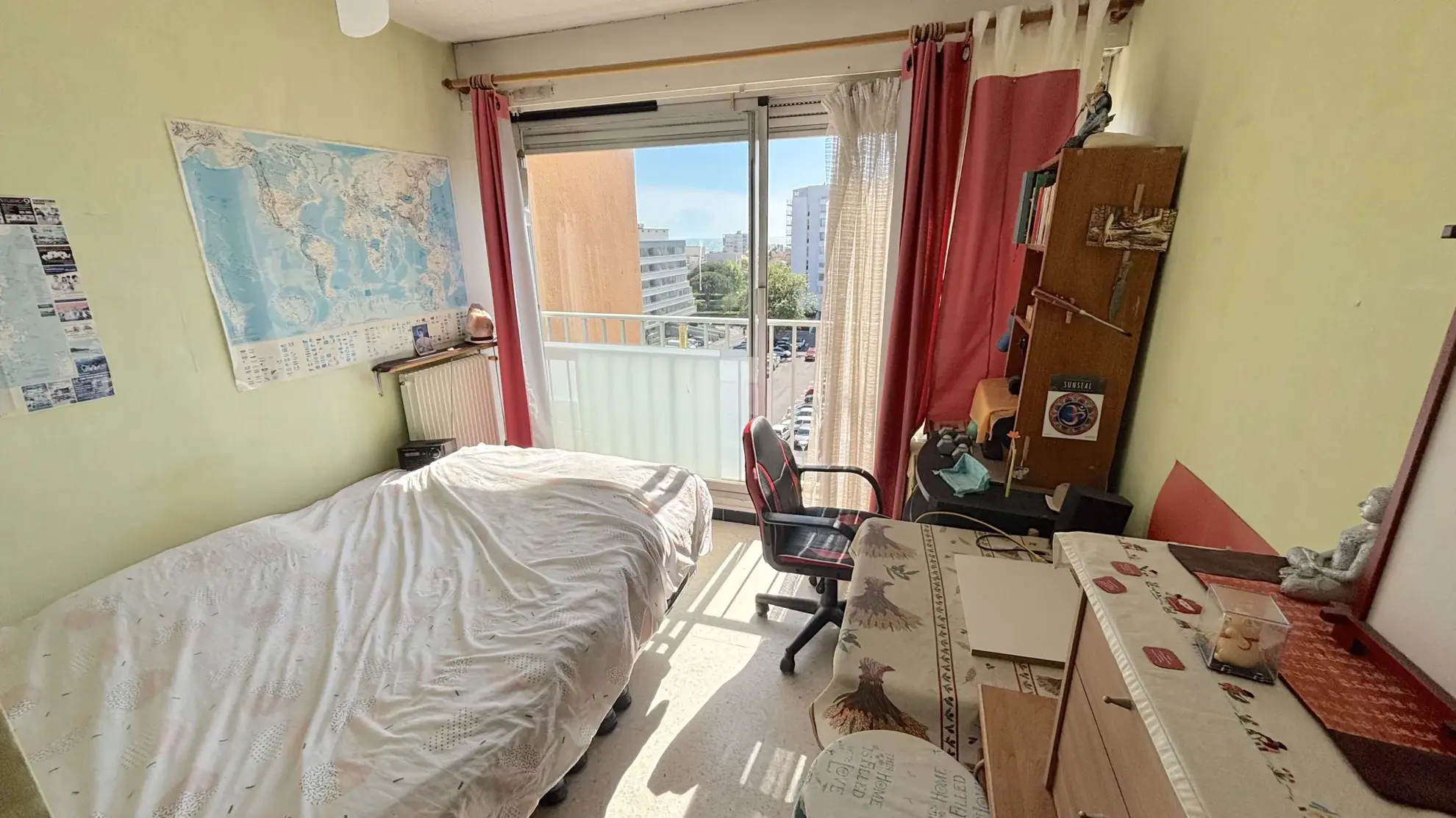 Studio à vendre à Carnon-Plage avec vue dégagée sur port, mer et étangs 