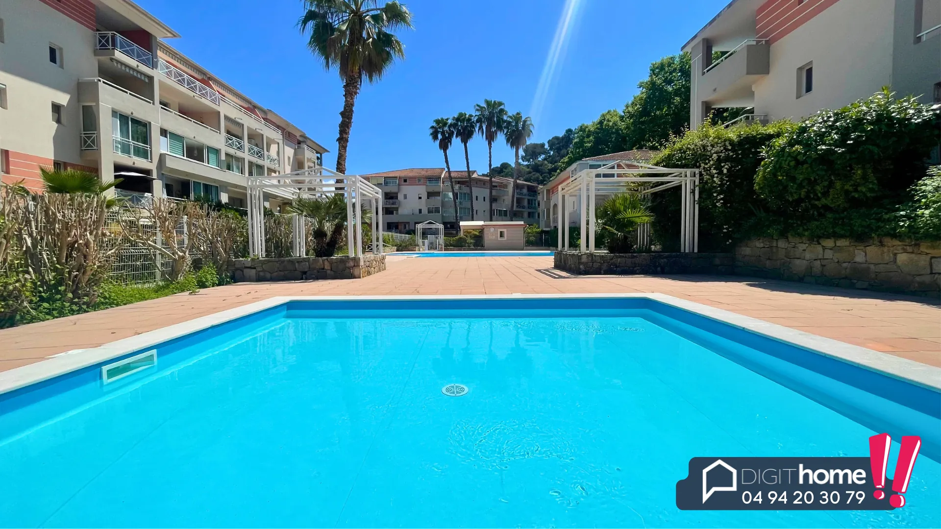 Appartement T2 avec terrasse, garage et Piscines à Cagnes-sur-Mer 