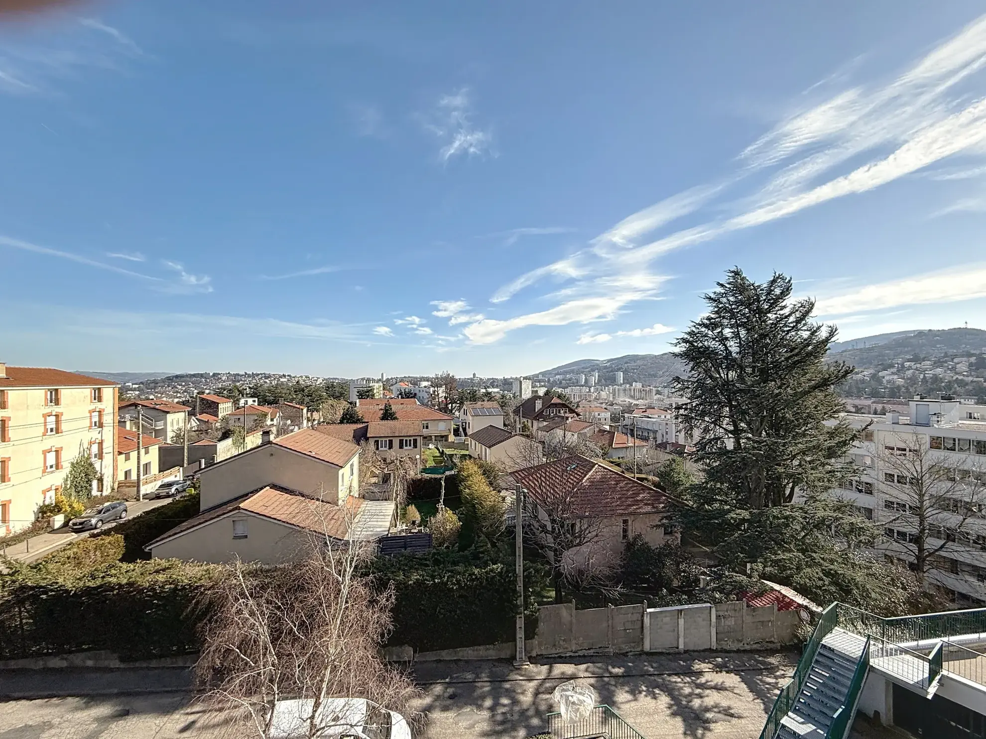 Splendide appartement T4 de 80 m² à Saint-Étienne avec balcon et cave 