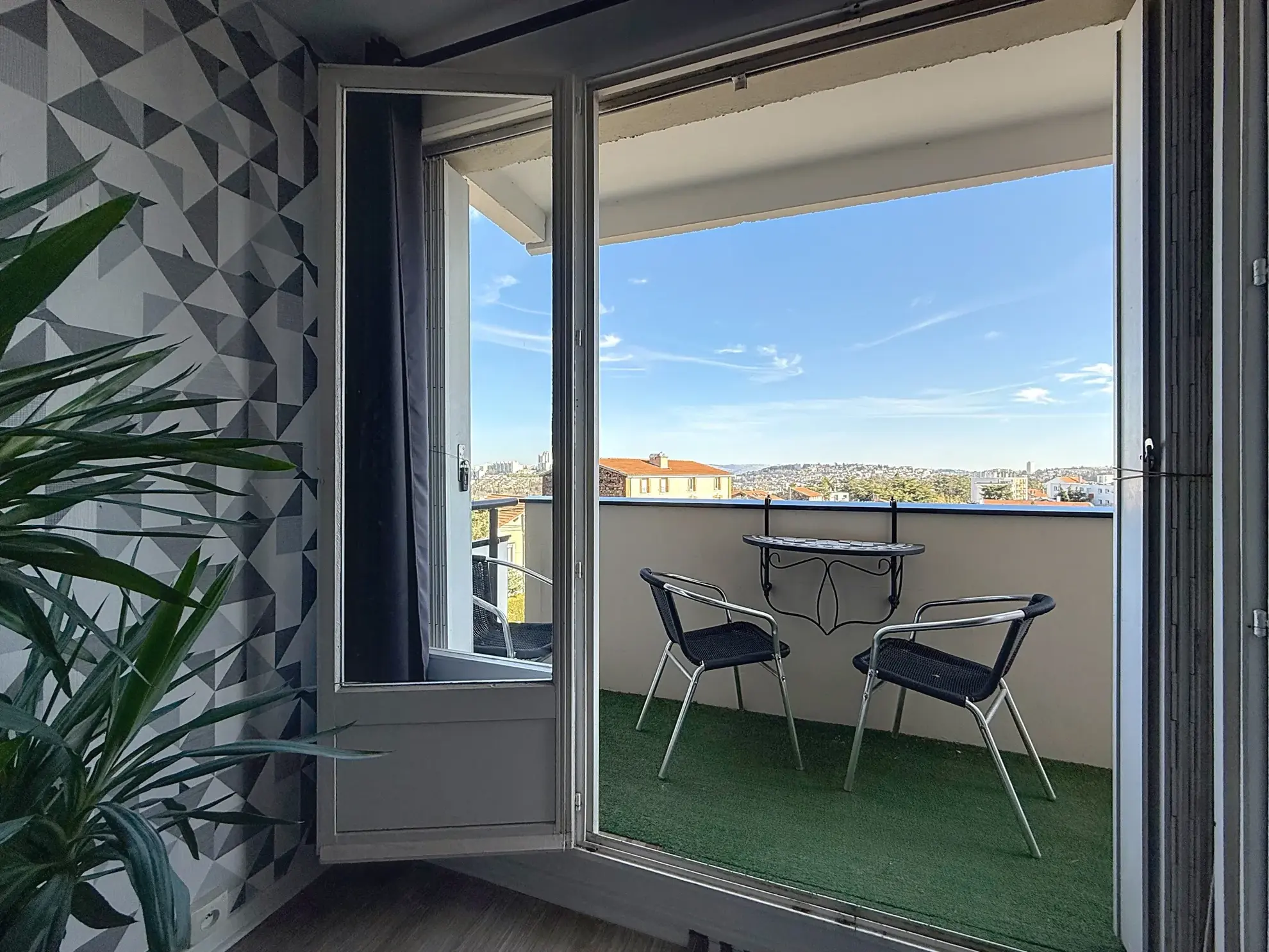 Splendide appartement T4 de 80 m² à Saint-Étienne avec balcon et cave 
