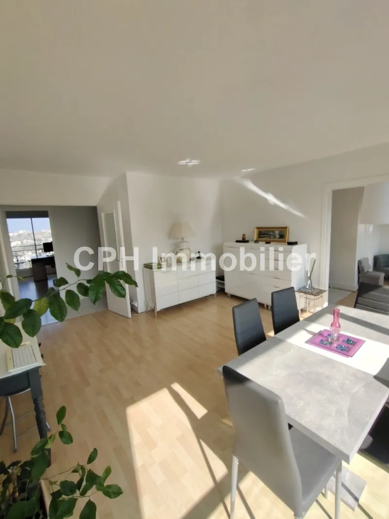 Appartement 5 pièces avec vue panoramique sur la vallée de la Seine à Le Pecq 