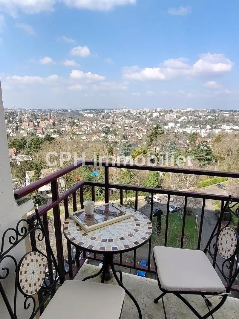 Appartement 5 pièces avec vue panoramique sur la vallée de la Seine à Le Pecq 