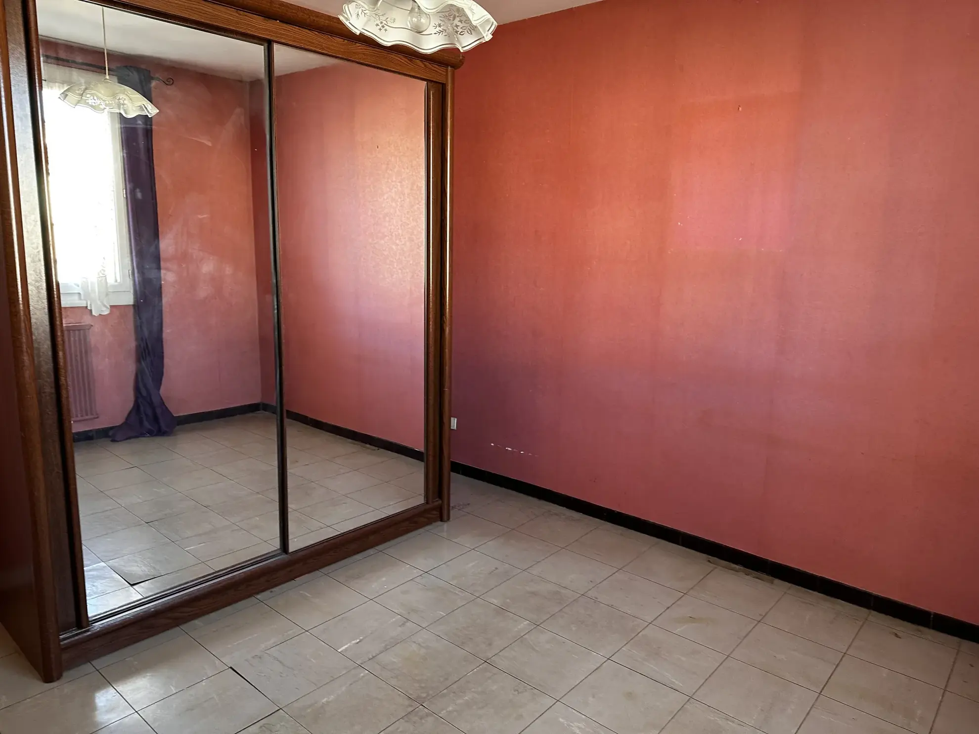 Maison familiale avec piscine et garage à Trèbes, 3 chambres 