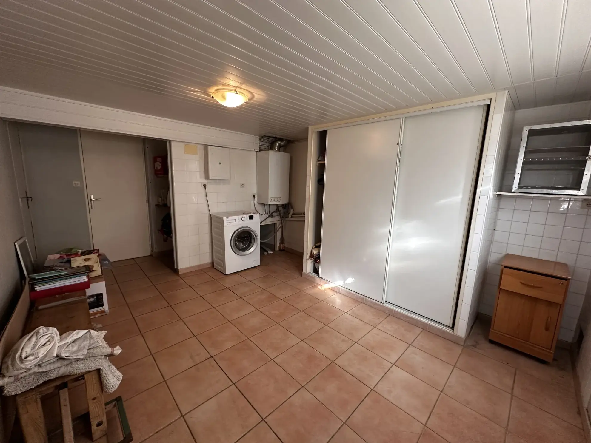 Maison familiale avec piscine et garage à Trèbes, 3 chambres 