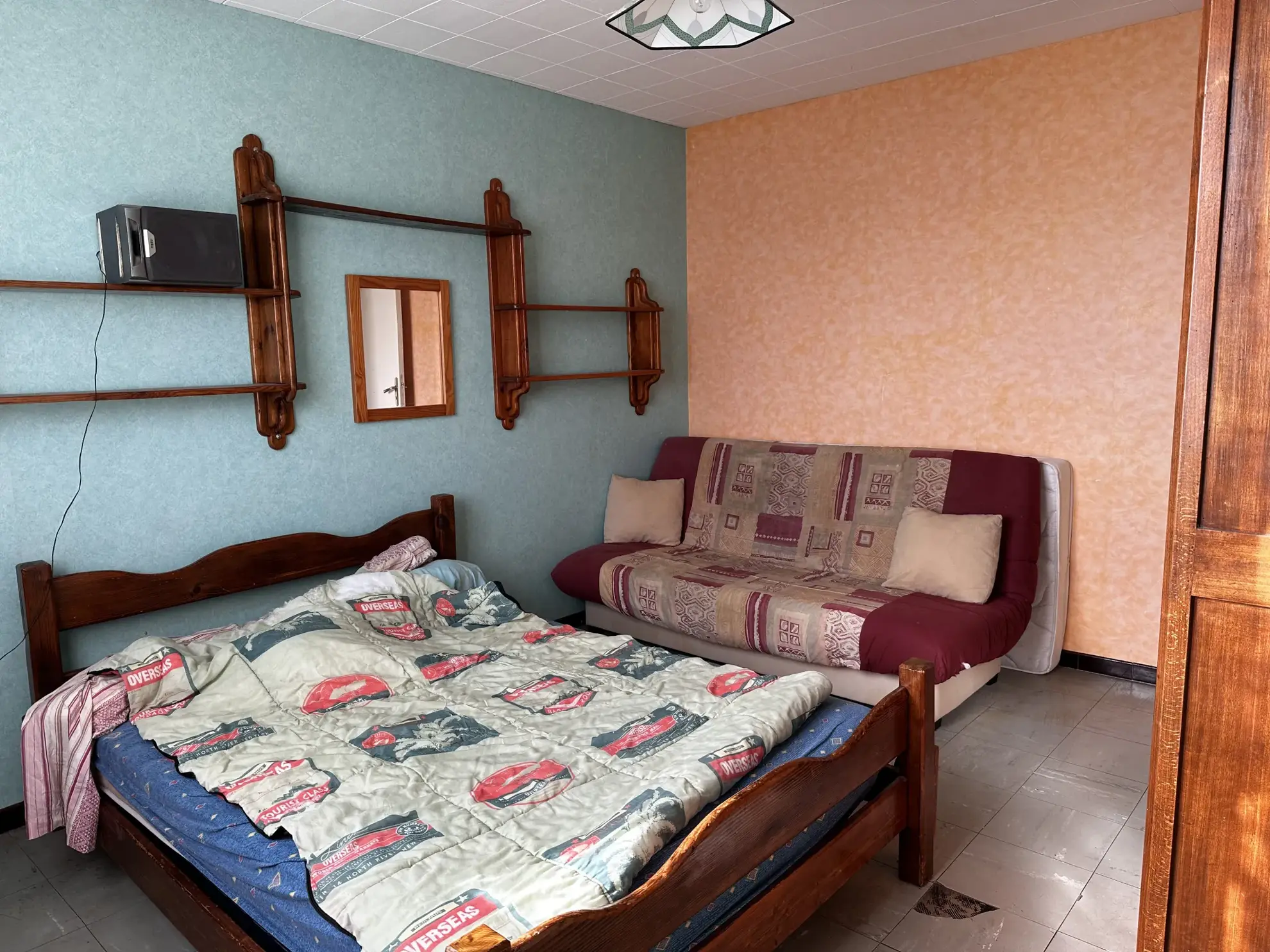 Maison familiale avec piscine et garage à Trèbes, 3 chambres 