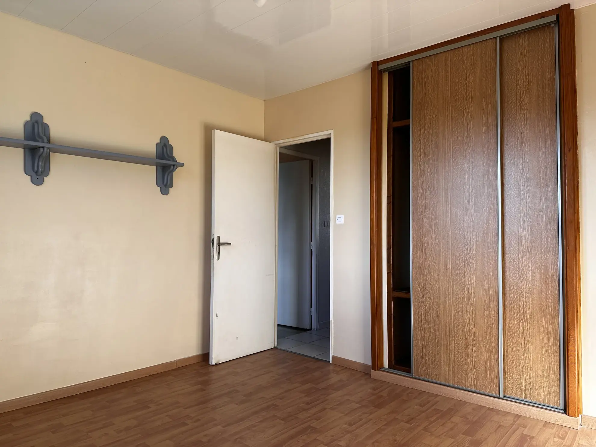 Maison familiale avec piscine et garage à Trèbes, 3 chambres 