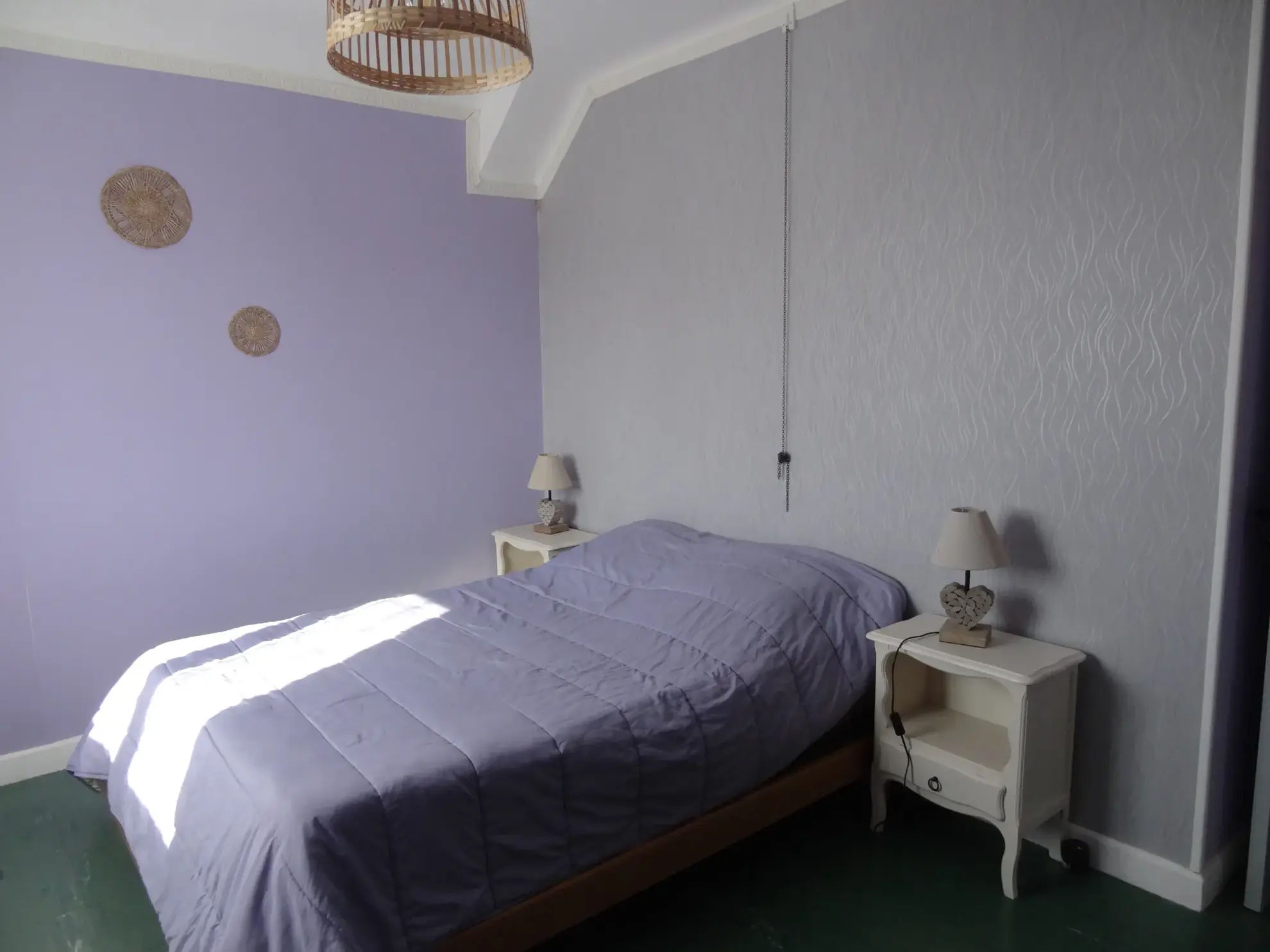 Maison de plain-pied avec jardin et garage à Saint Nicolas du Pelem 