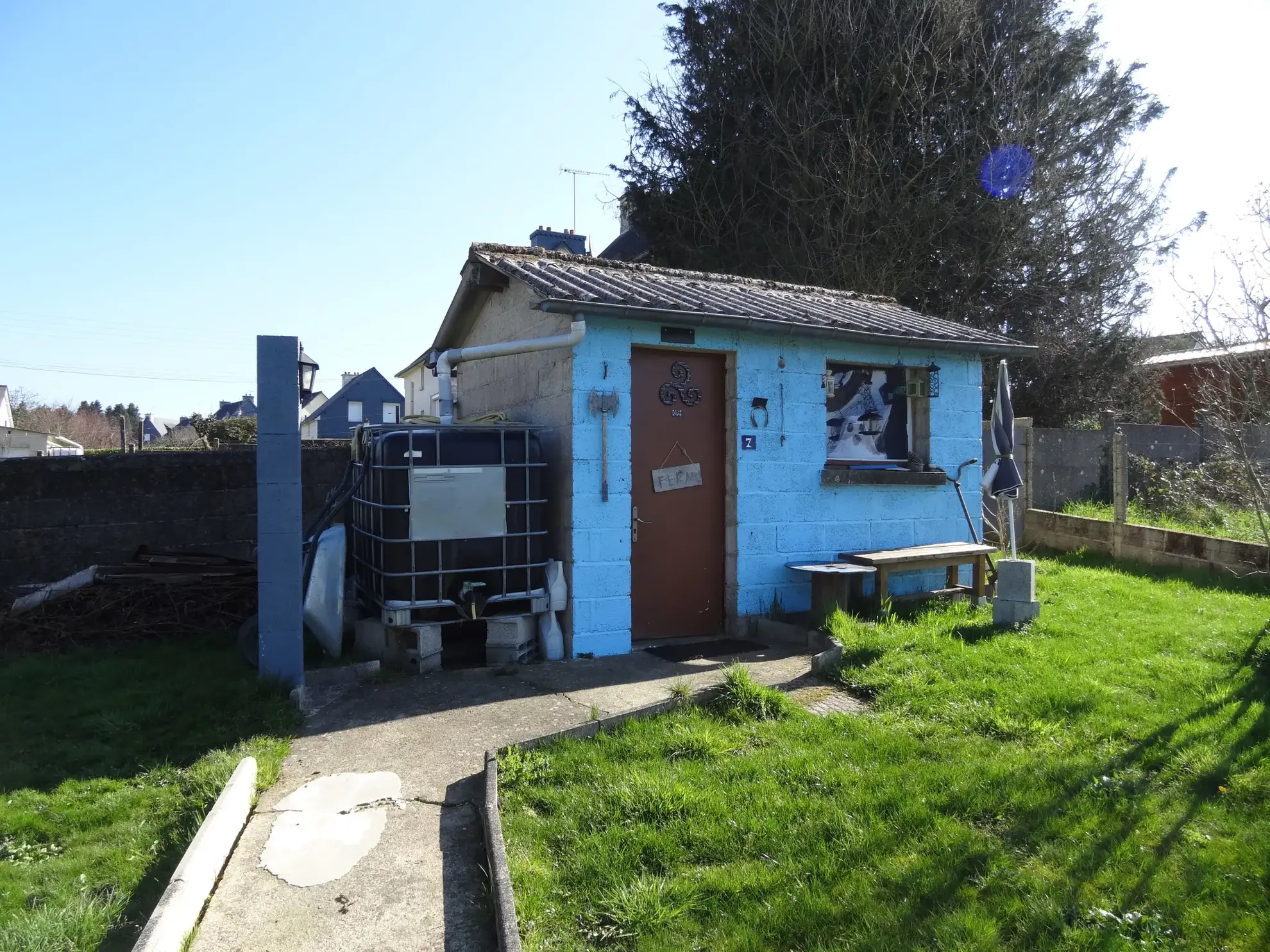 Maison de plain-pied avec jardin et garage à Saint Nicolas du Pelem 