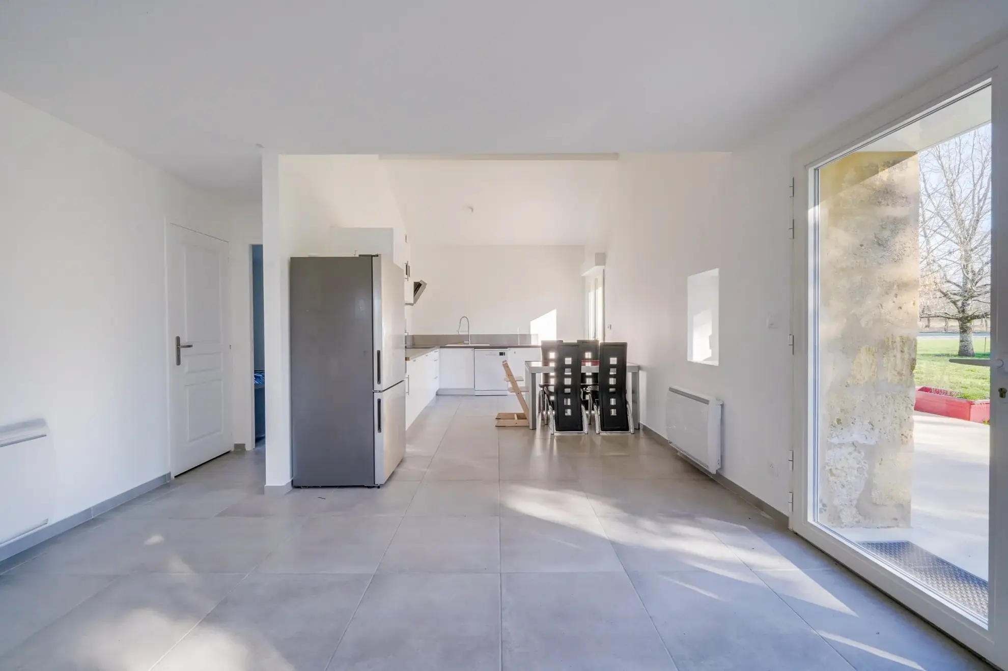 Maison en pierre de 133 m² avec dépendances à Cubnezais, calme et rénovée 