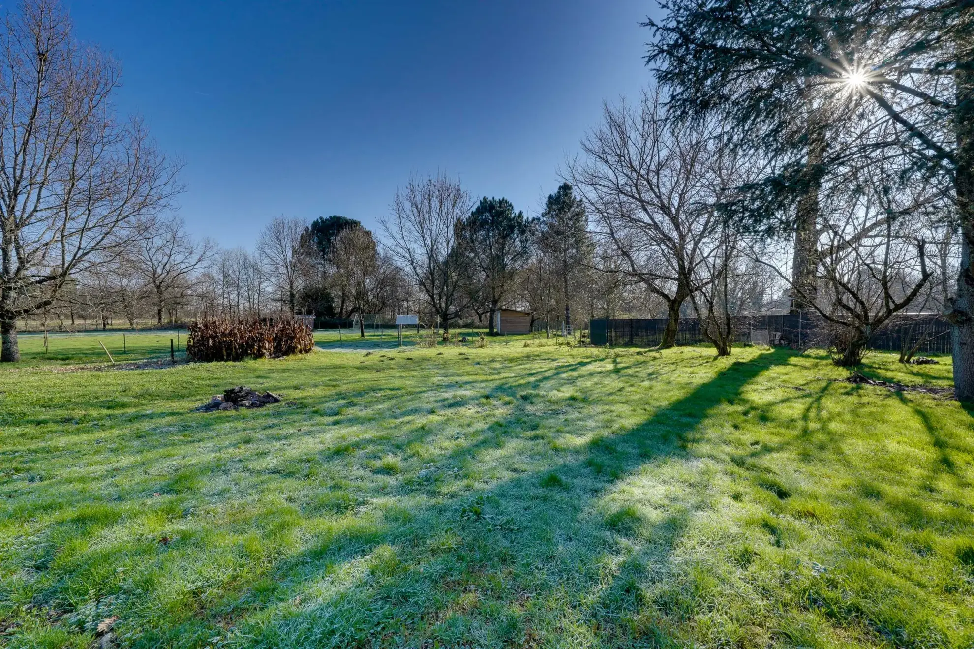 Maison en pierre de 133 m² avec dépendances à Cubnezais, calme et rénovée 