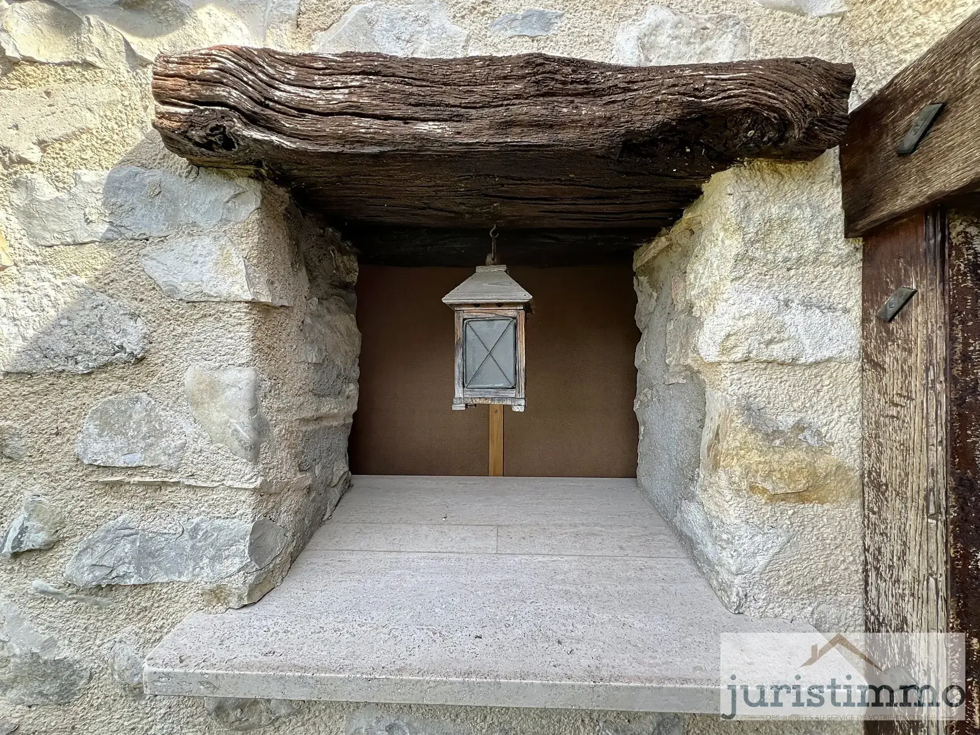 Maison en pierre avec jardin, dépendances et vue sur la cité médiévale à Vaison-la Romaine 