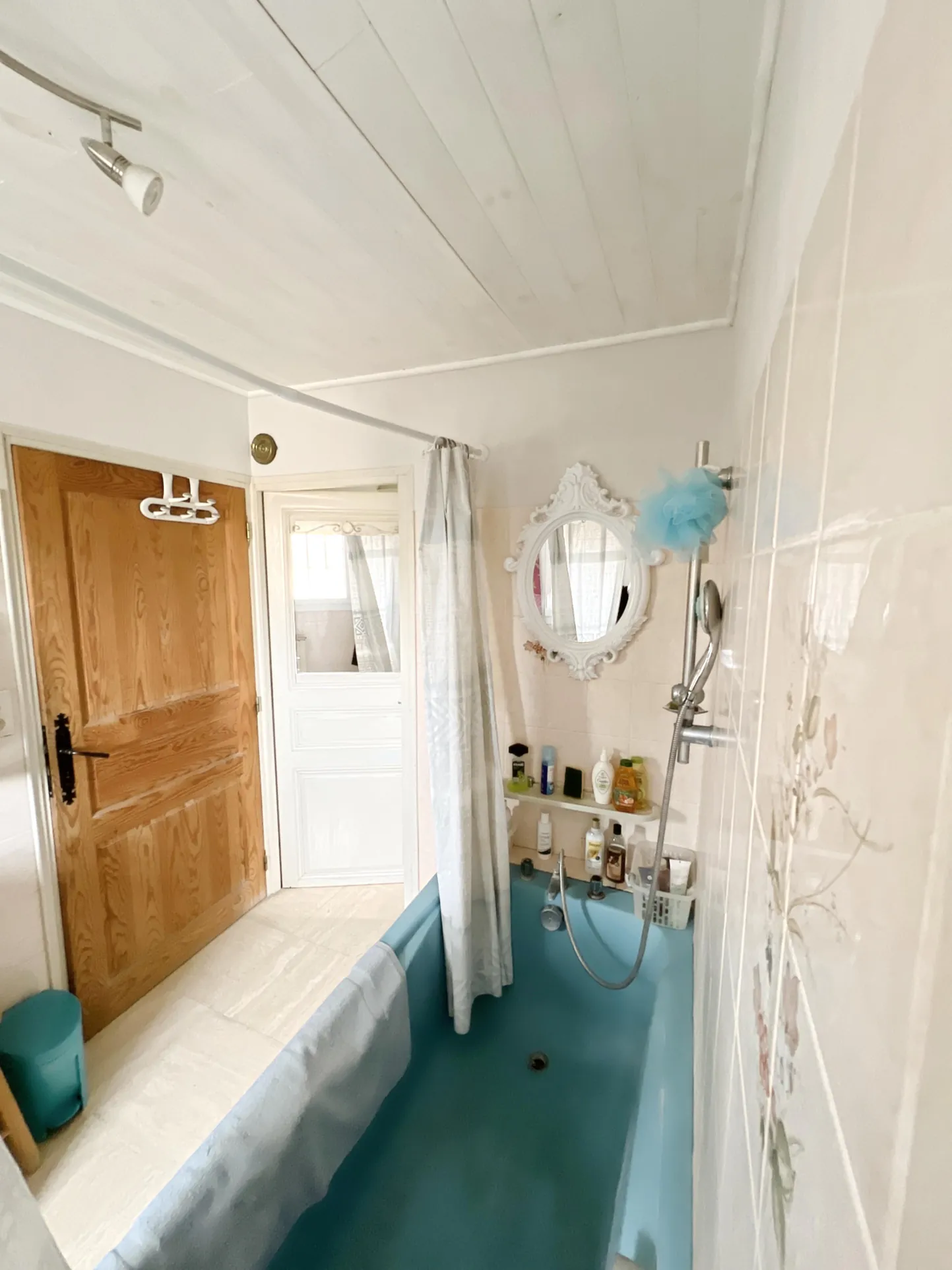 Maison en pierre avec jardin, dépendances et vue sur la cité médiévale à Vaison-la Romaine 