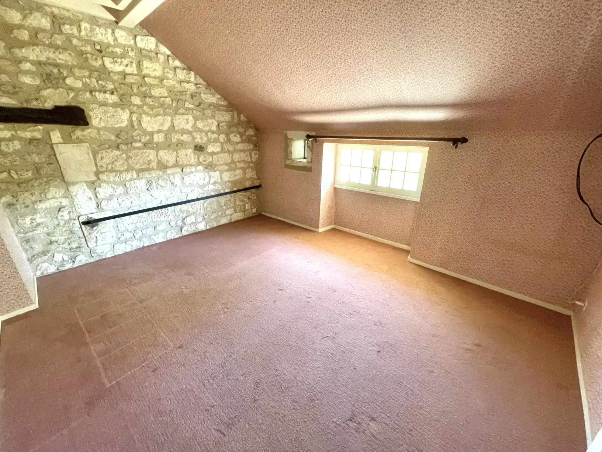 Maison de charme à Merry-Sec avec jardin et potentiel d’aménagement, proche d'Auxerre 