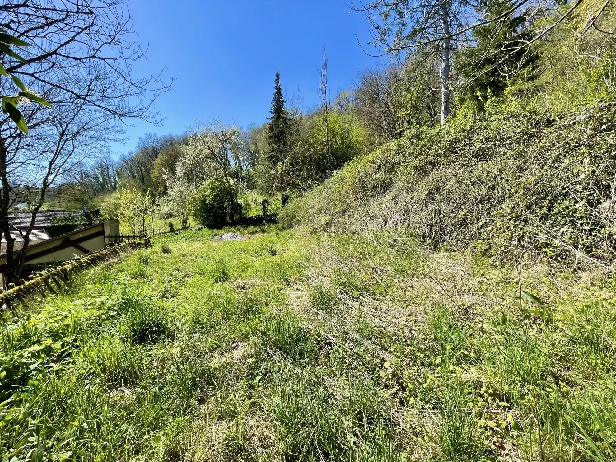 Maison de charme à Merry-Sec avec jardin et potentiel d’aménagement, proche d'Auxerre 