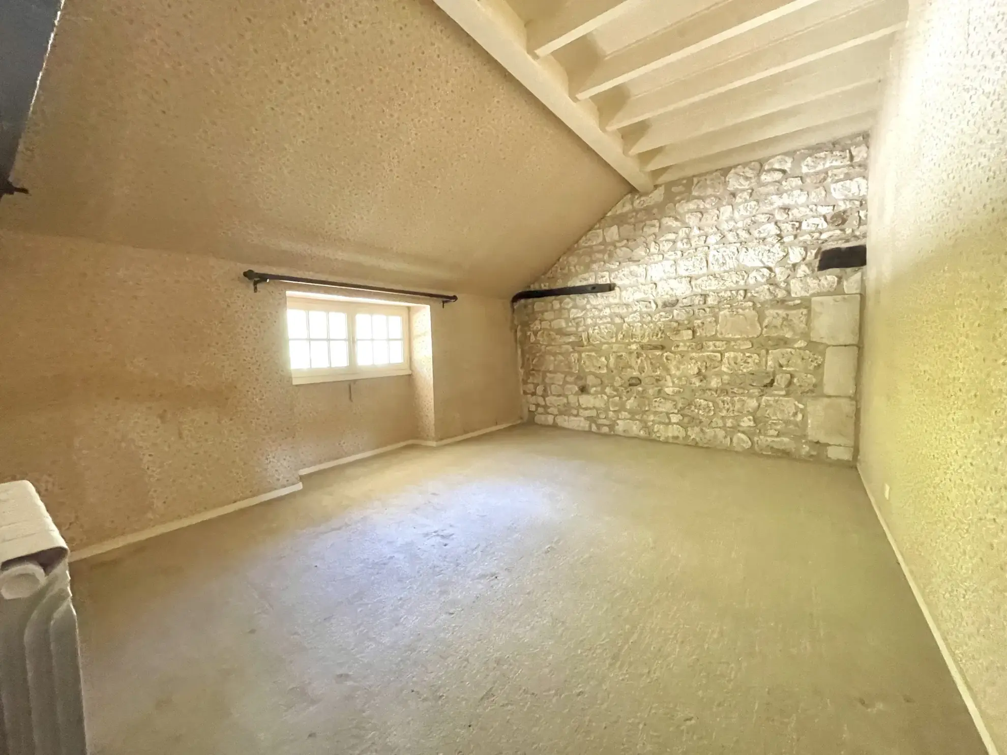 Maison de charme à Merry-Sec avec jardin et potentiel d’aménagement, proche d'Auxerre 