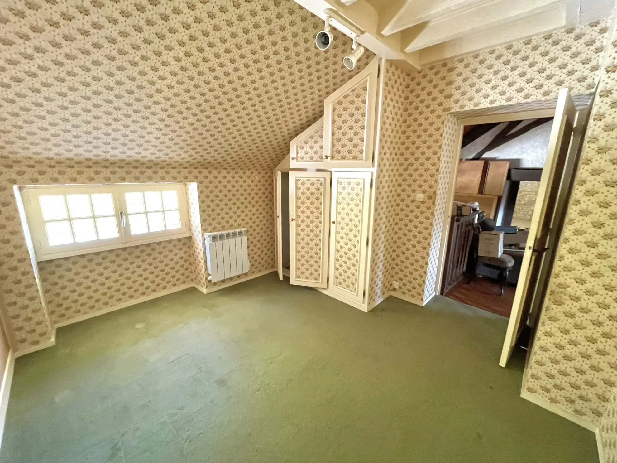 Maison de charme à Merry-Sec avec jardin et potentiel d’aménagement, proche d'Auxerre 